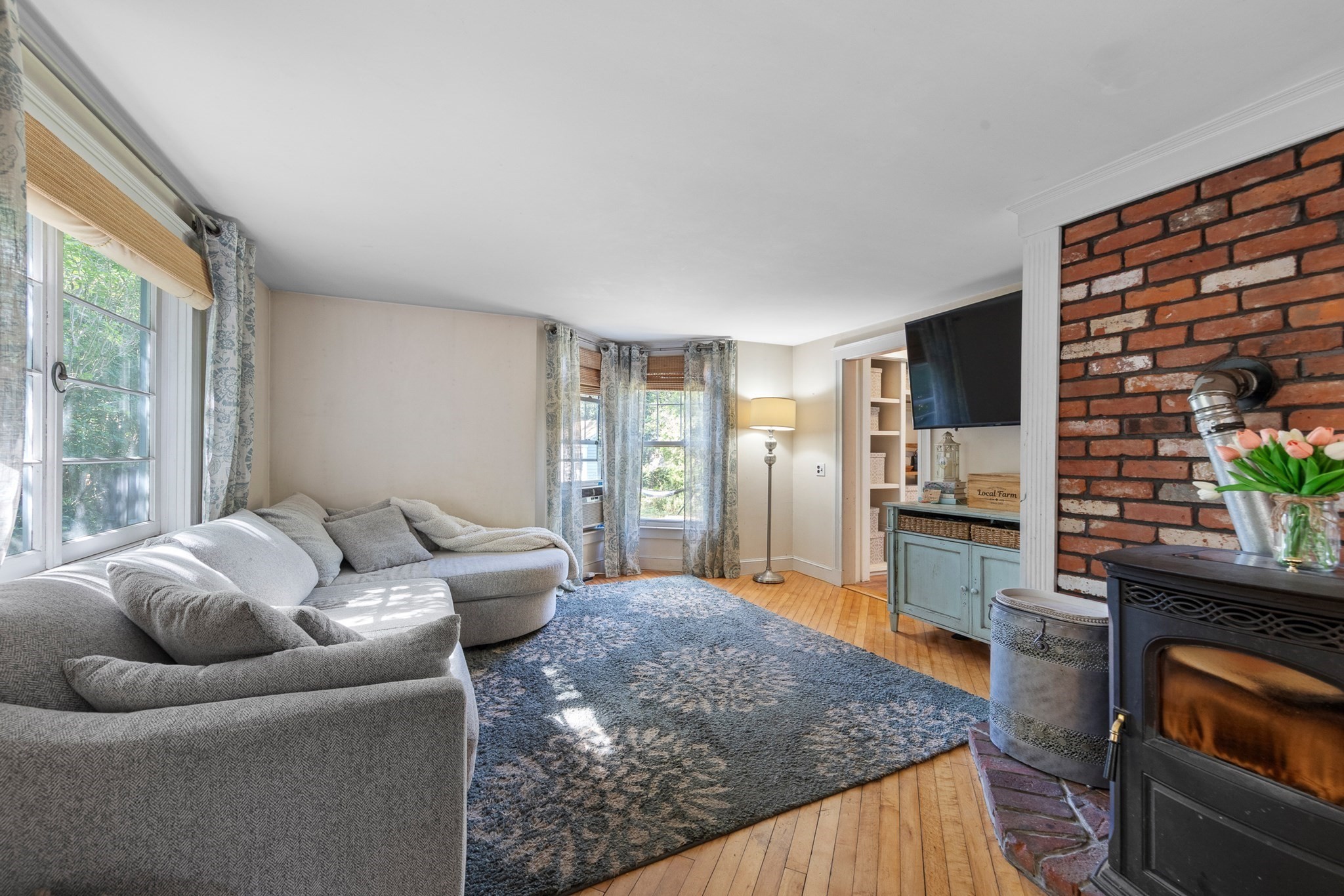 main property photo 11