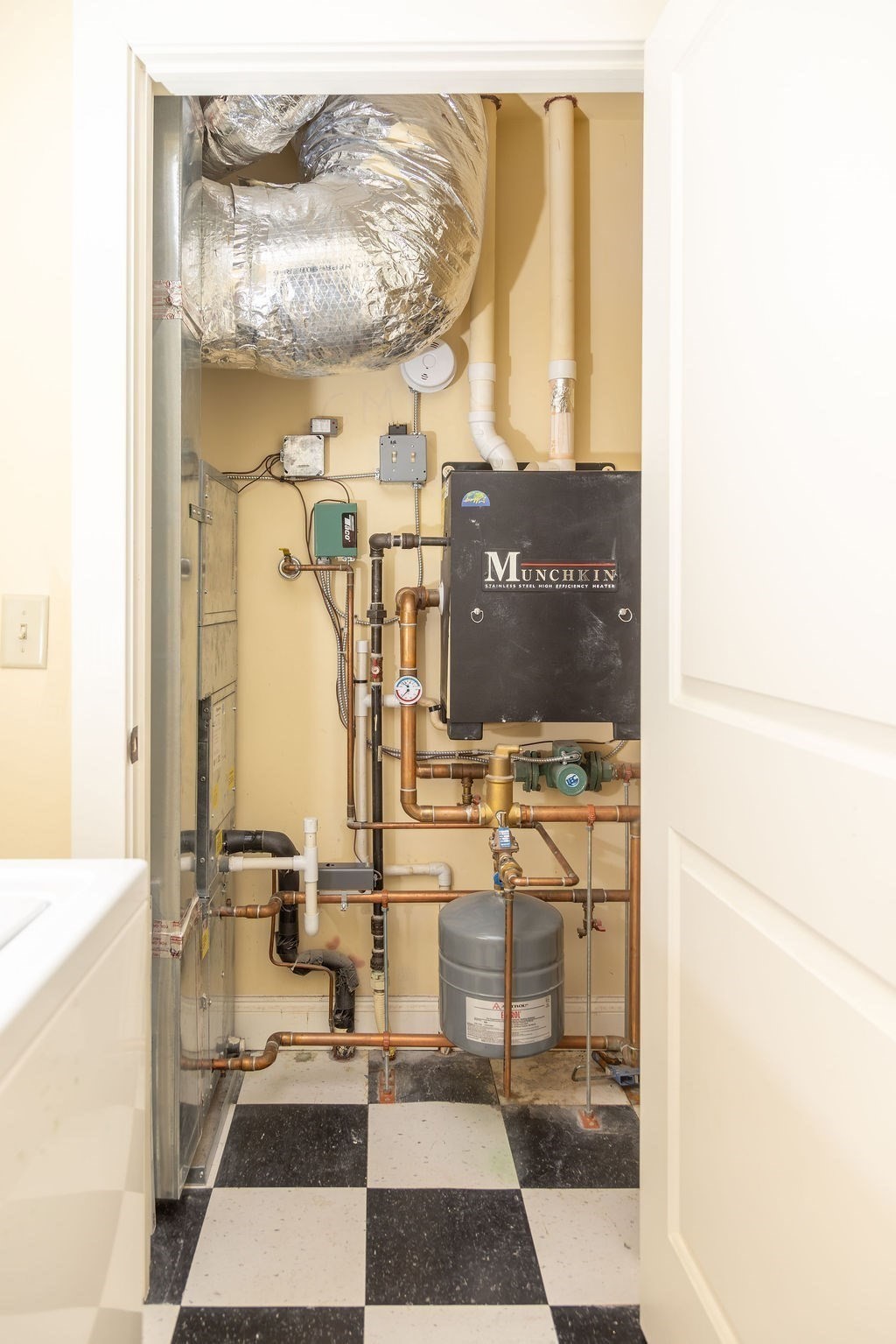 main property photo 40