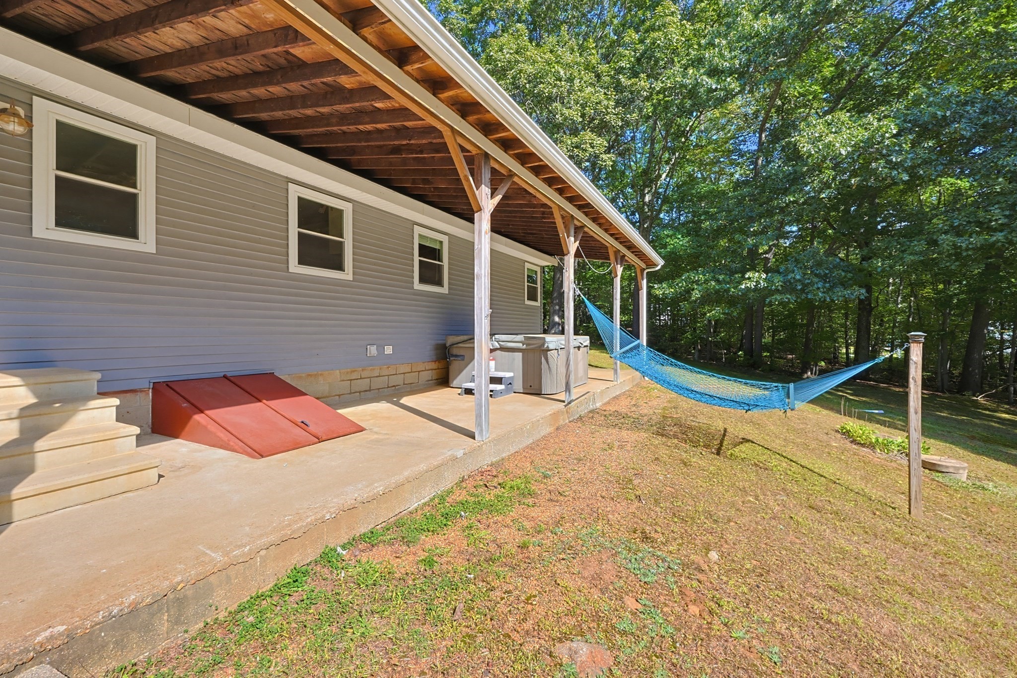 main property photo 23