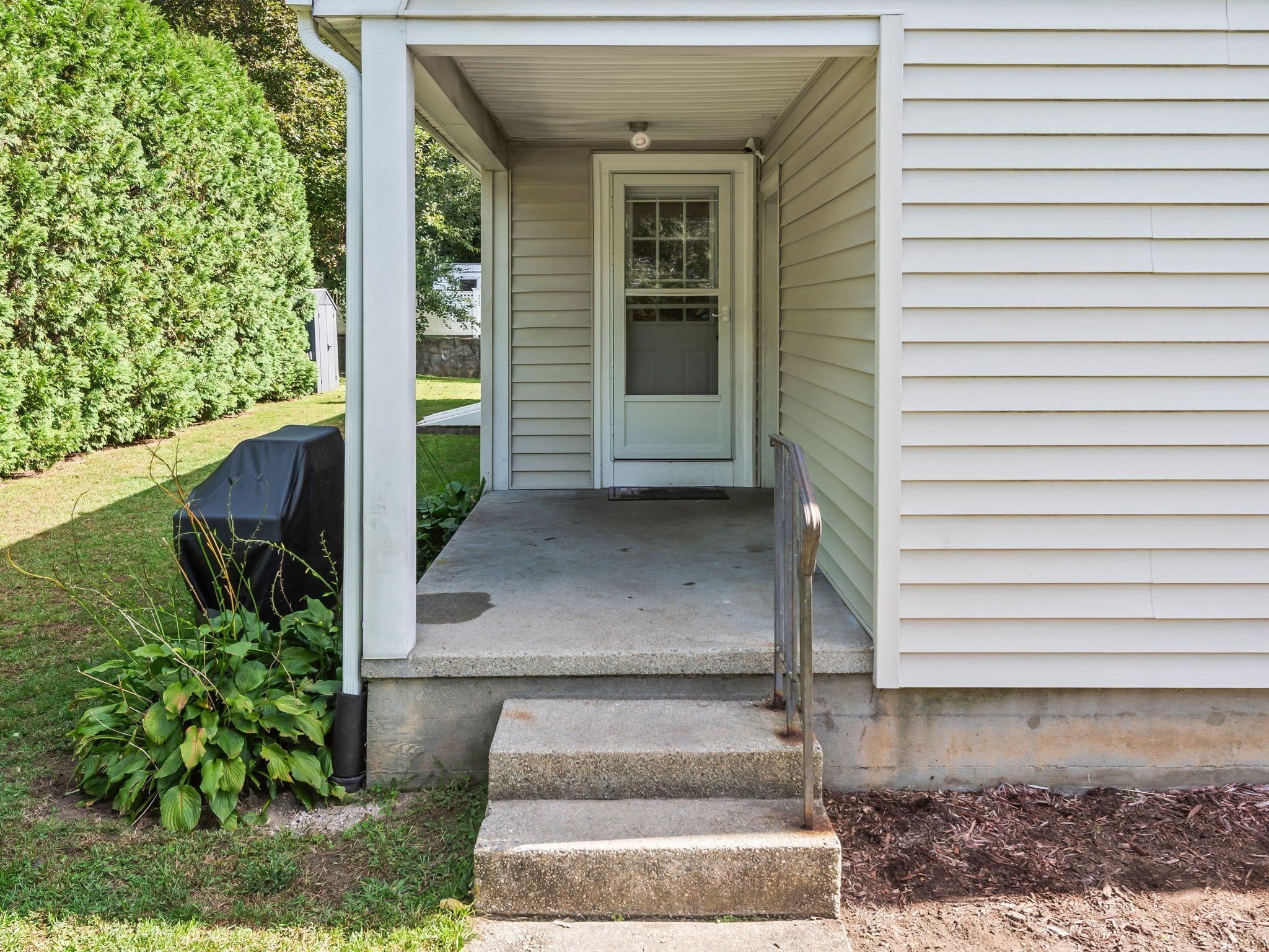 main property photo 32