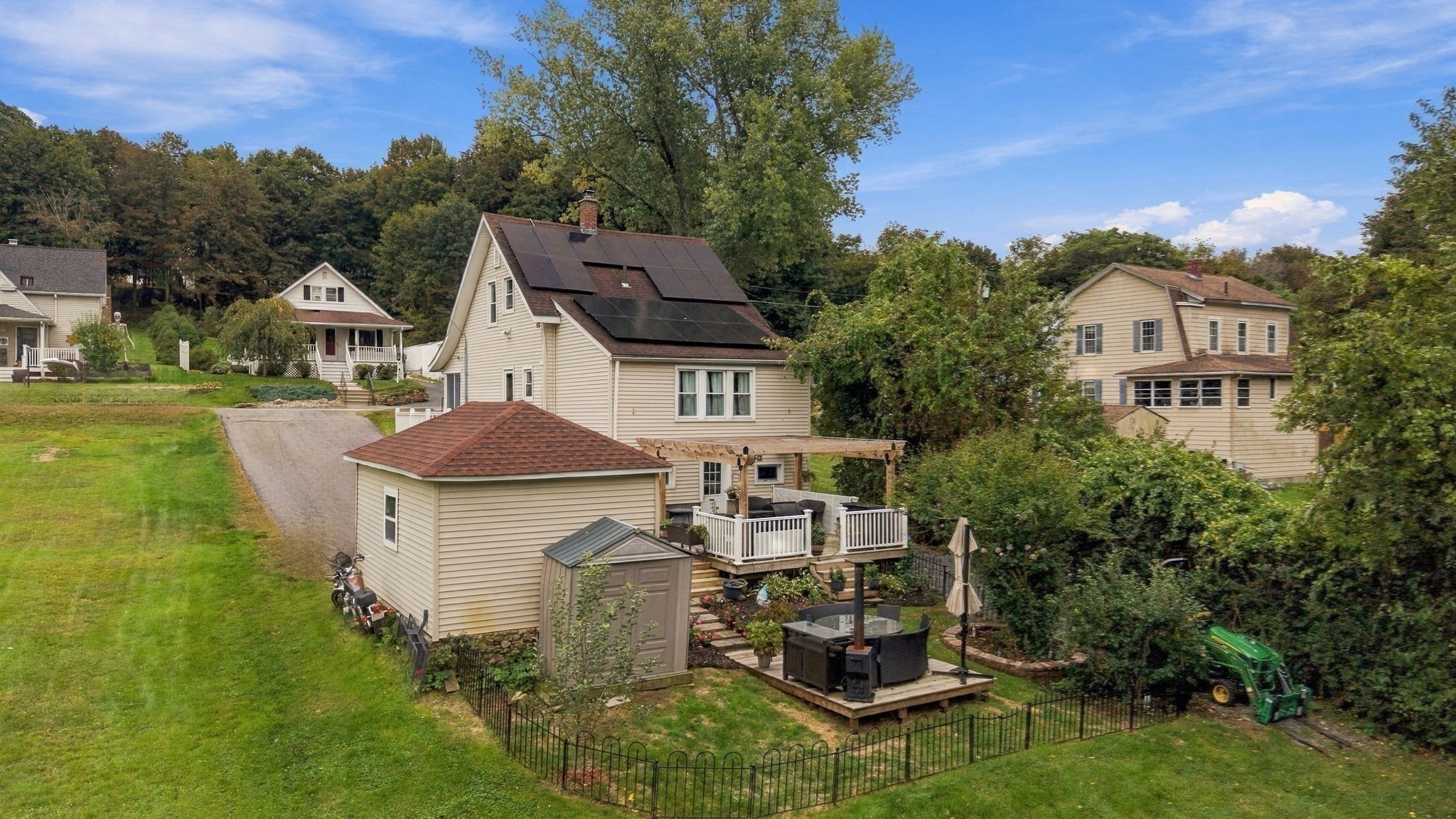 main property photo 31