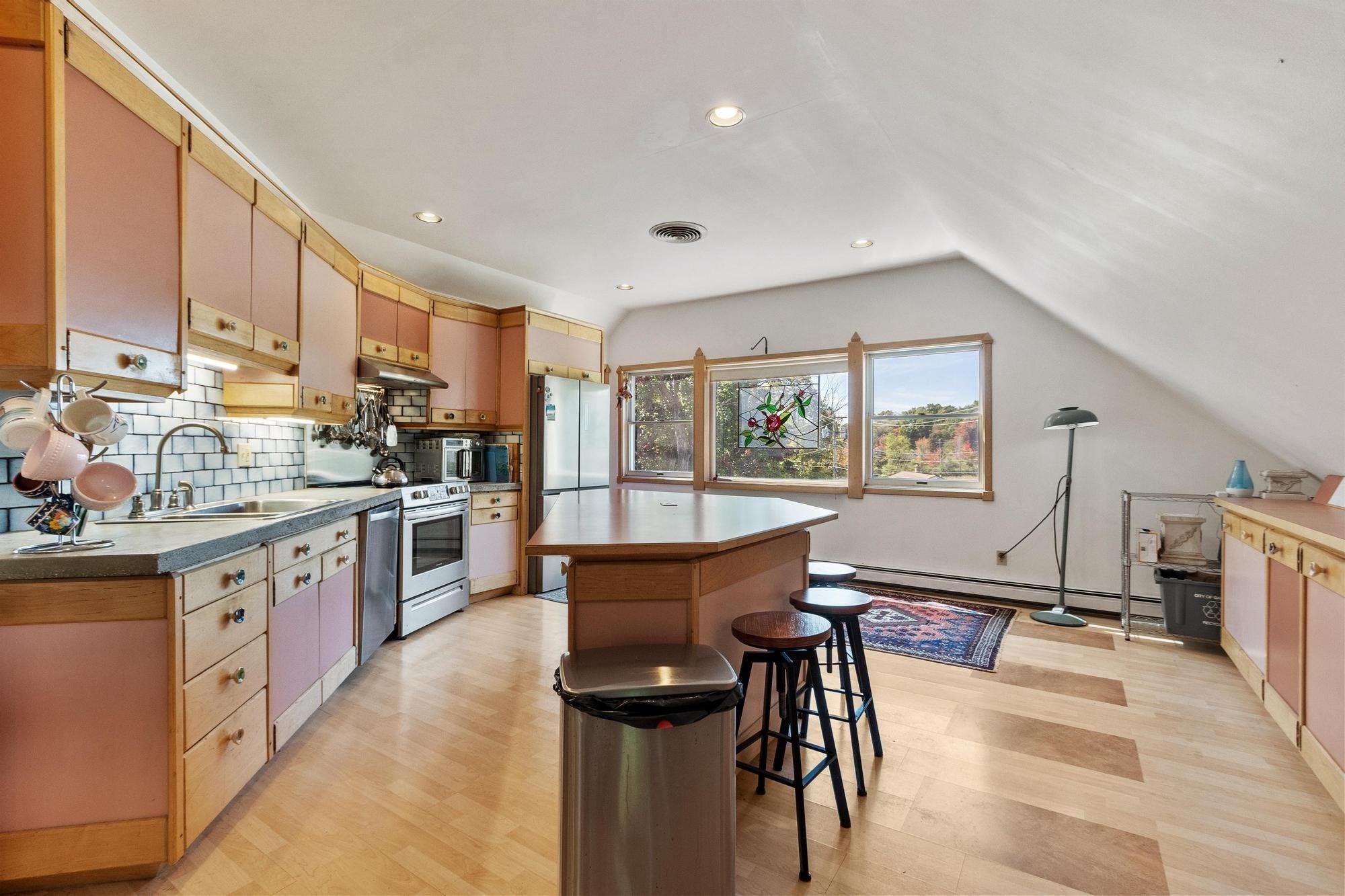 main property photo 23