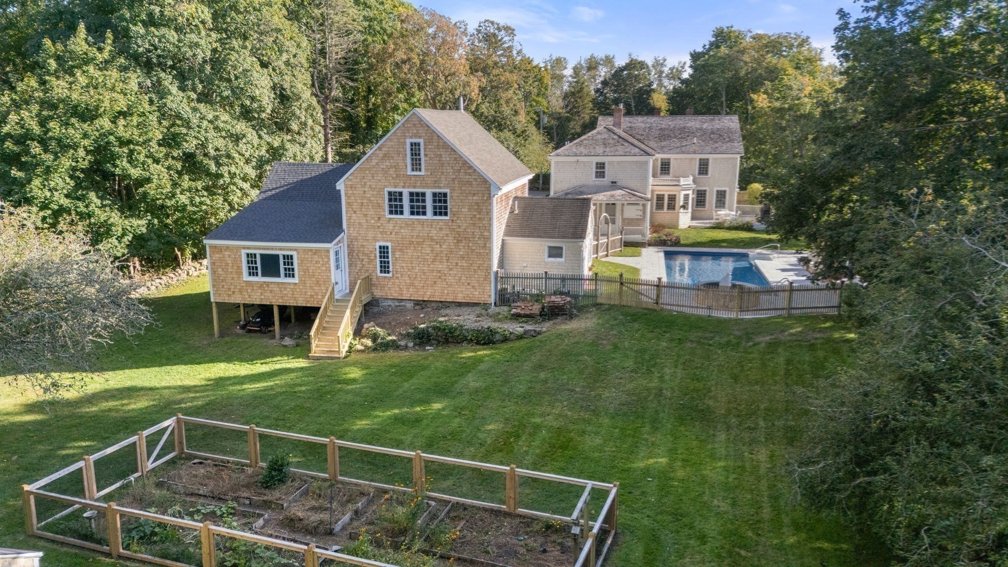 main property photo 35