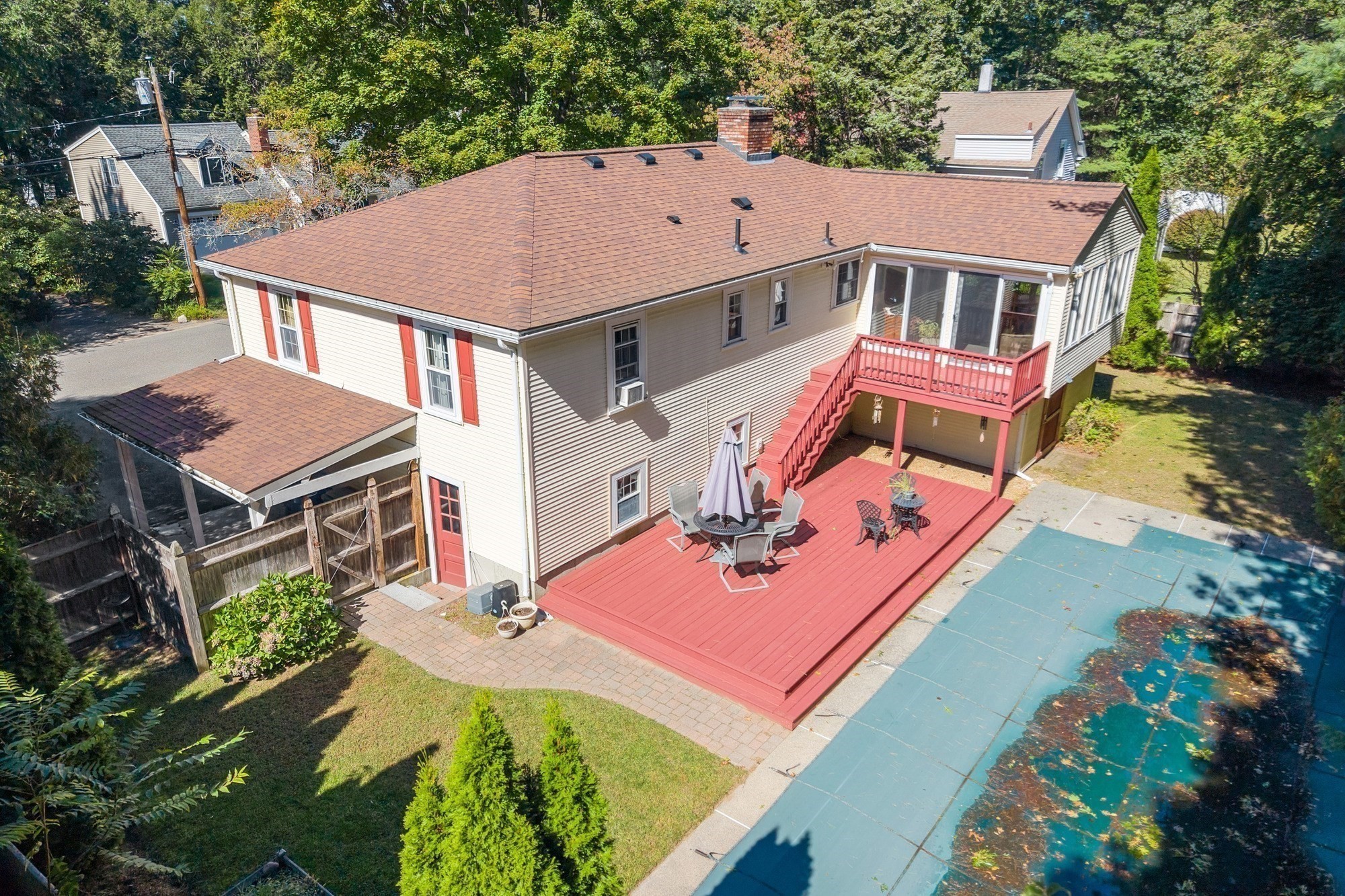 main property photo 40