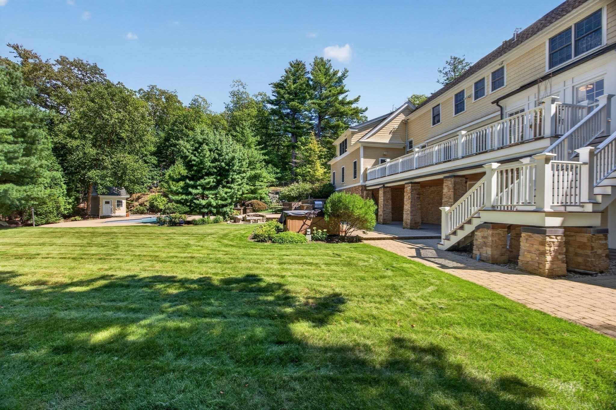 main property photo 33