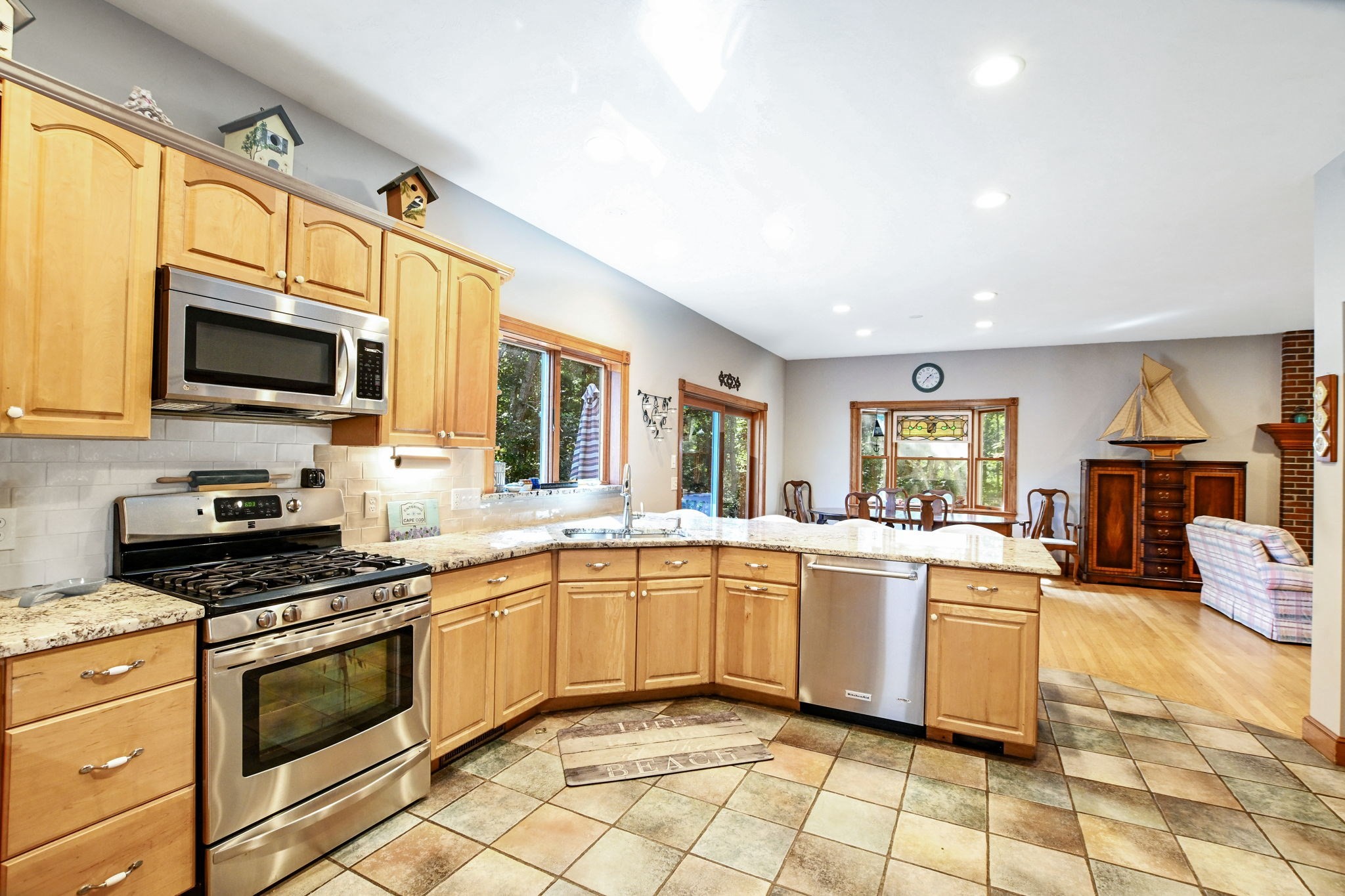 main property photo 16