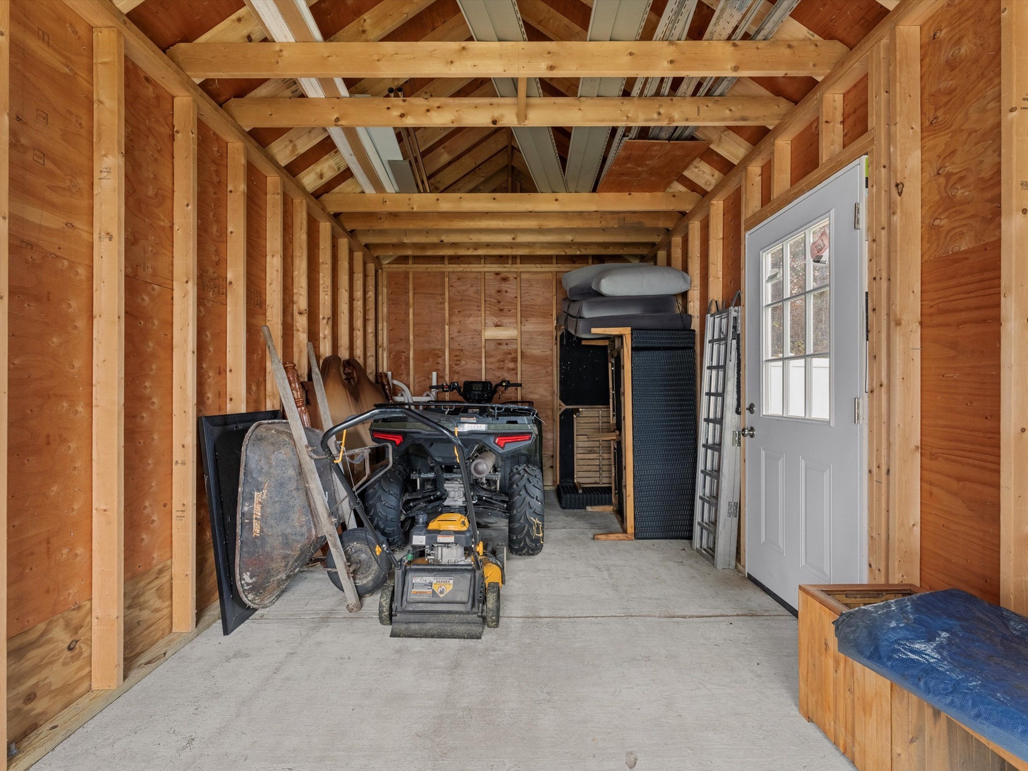 main property photo 37