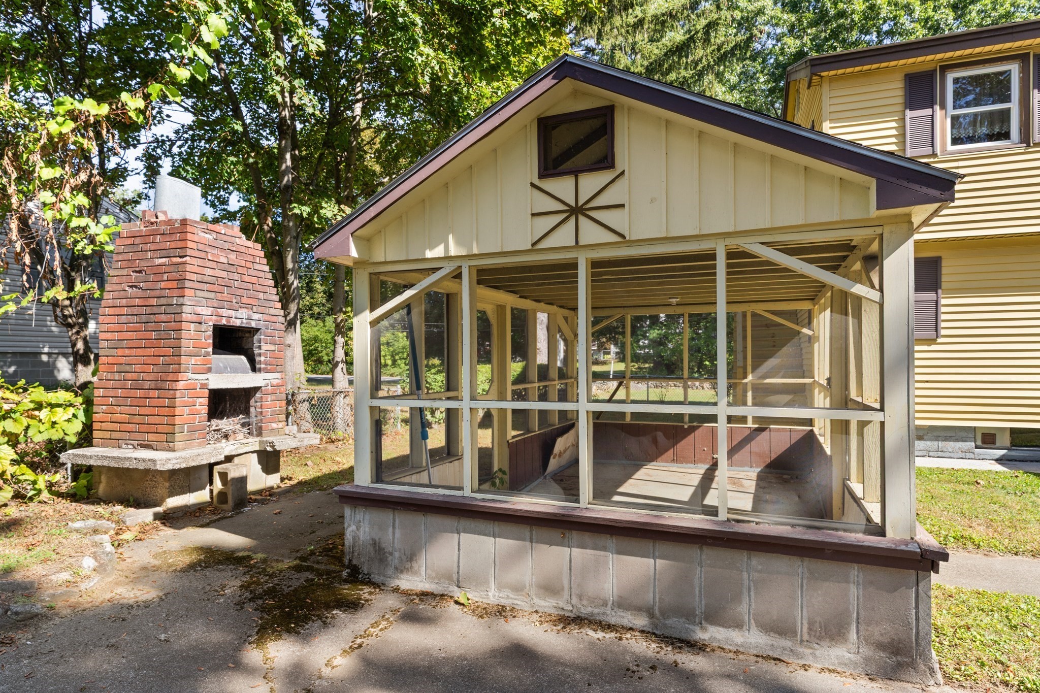 main property photo 32