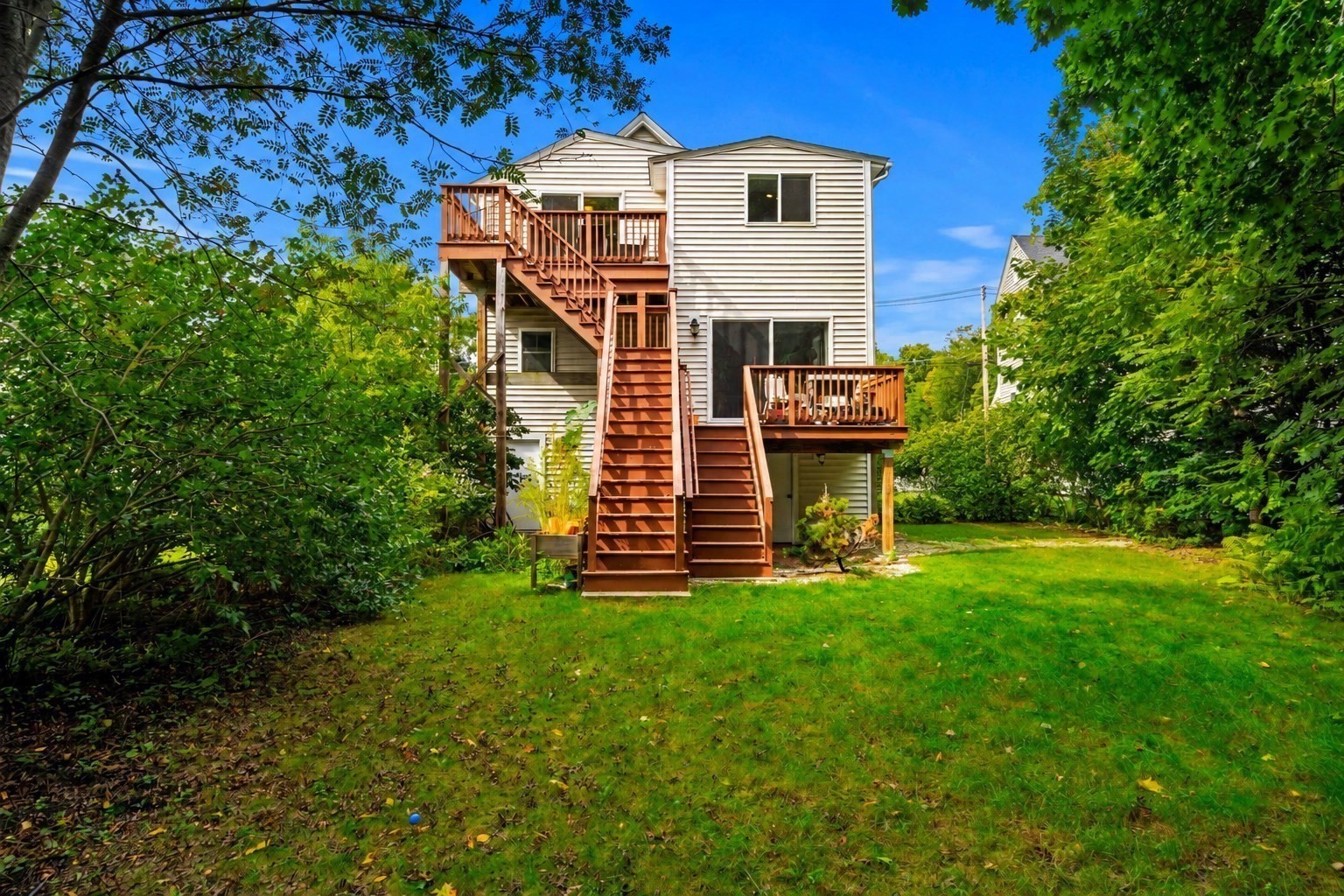 main property photo 32