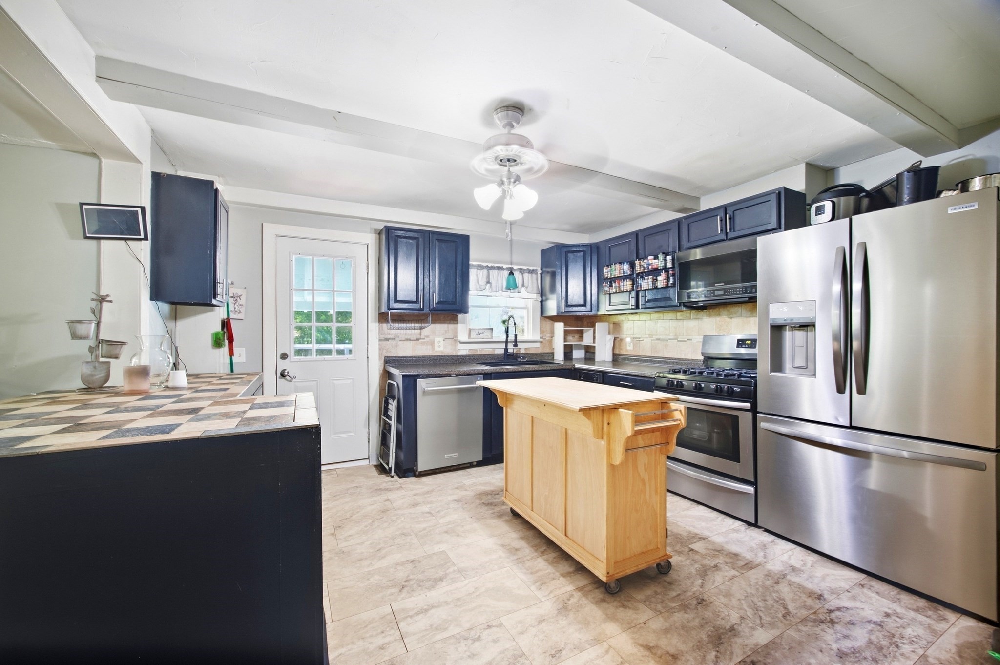 main property photo 16