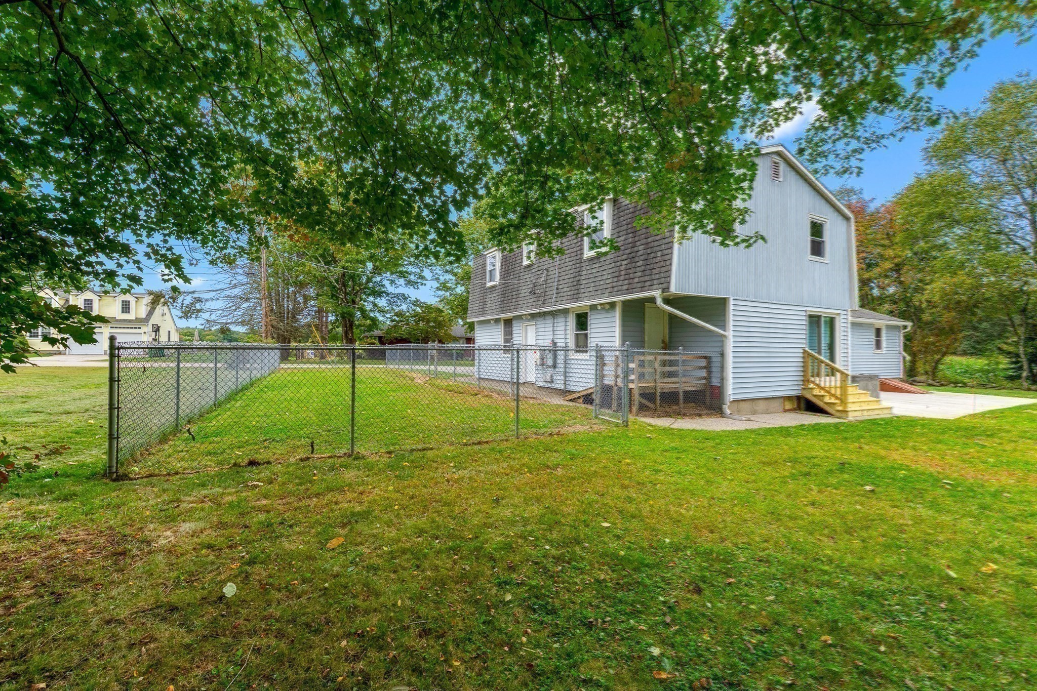 main property photo 37