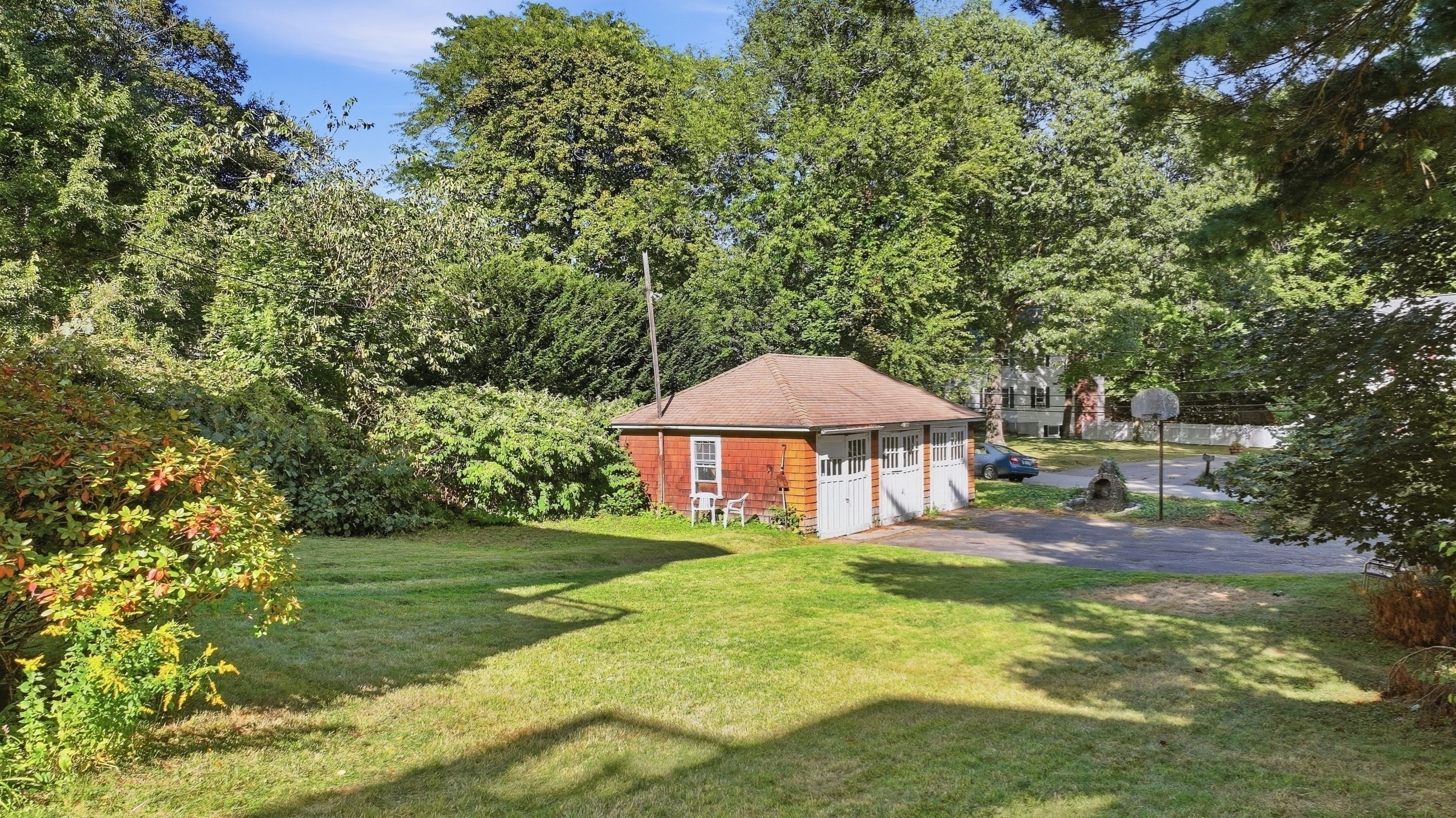 main property photo 37