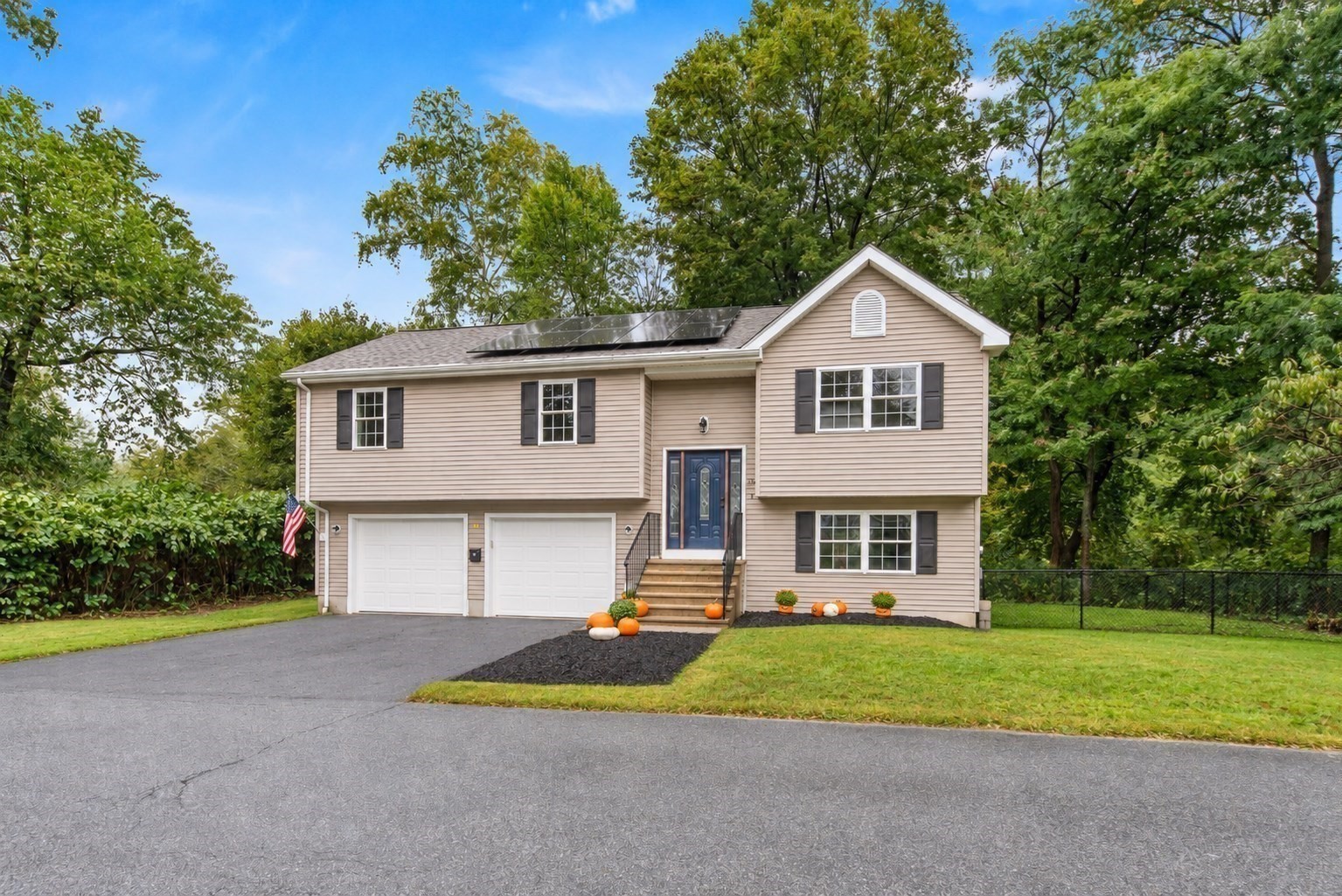 main property photo 29