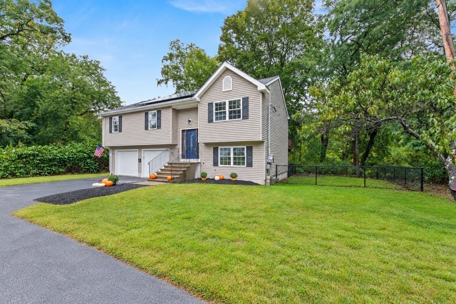 main property photo 30
