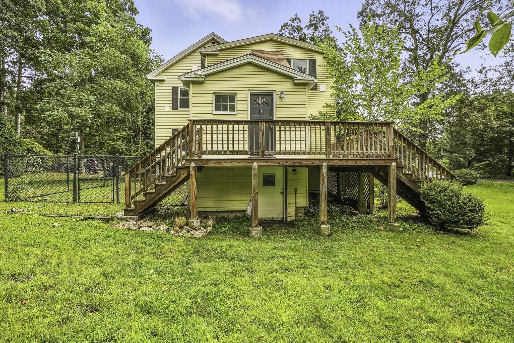 main property photo 37