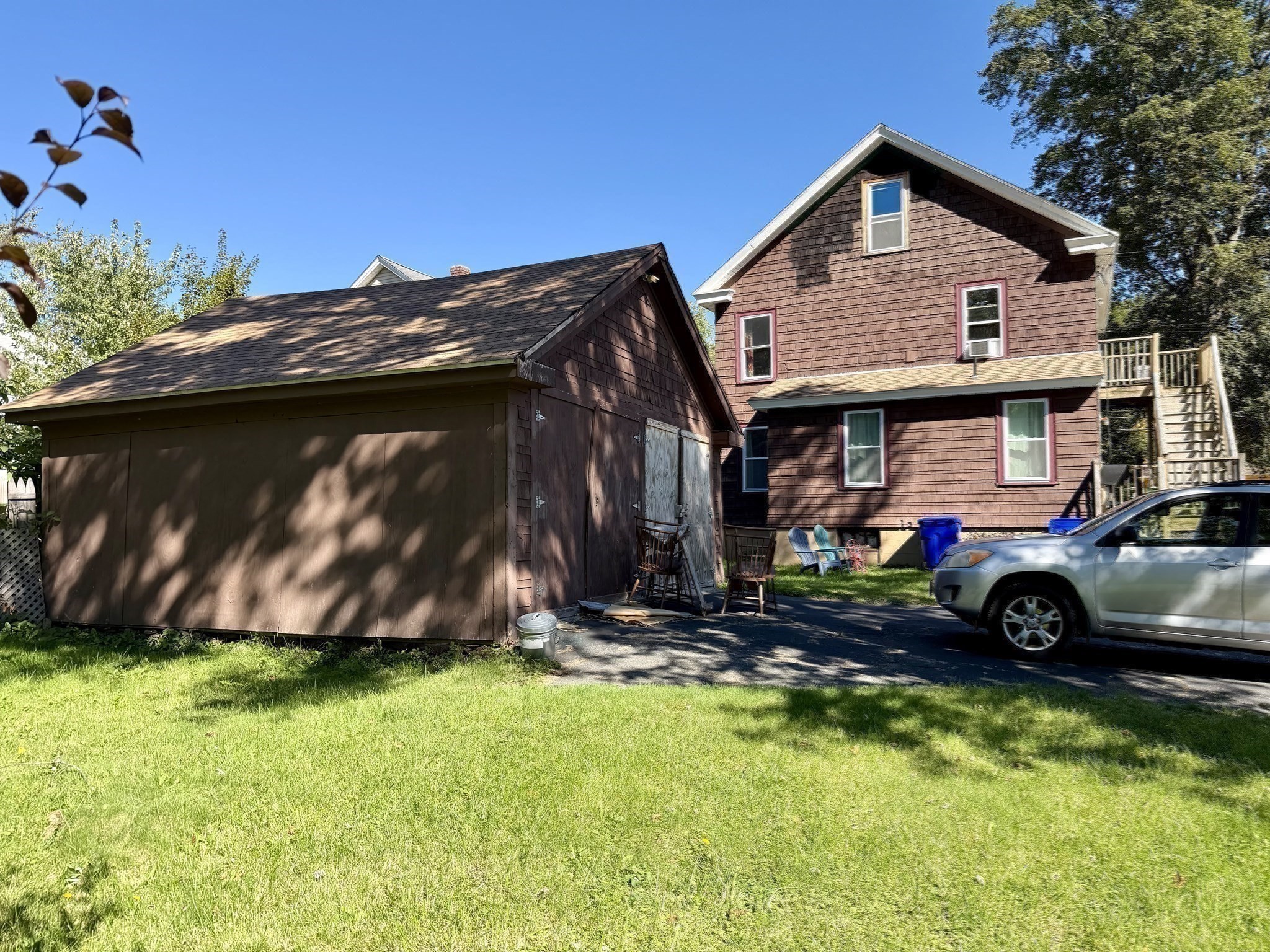 main property photo 32