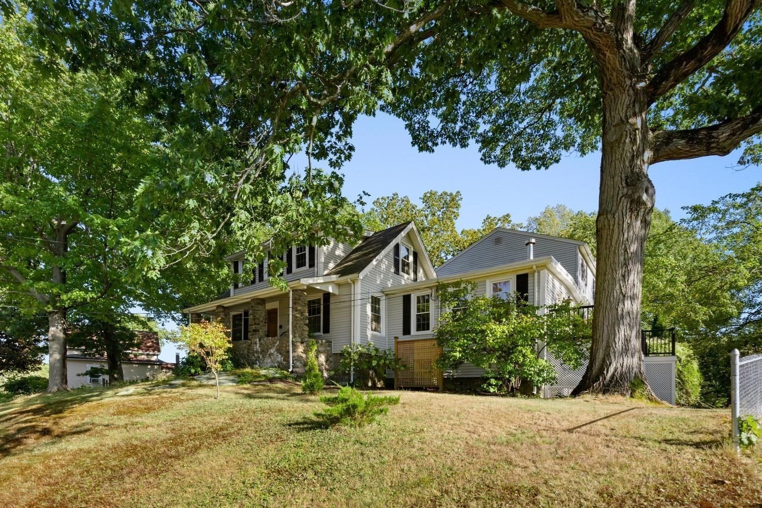 main property photo 22