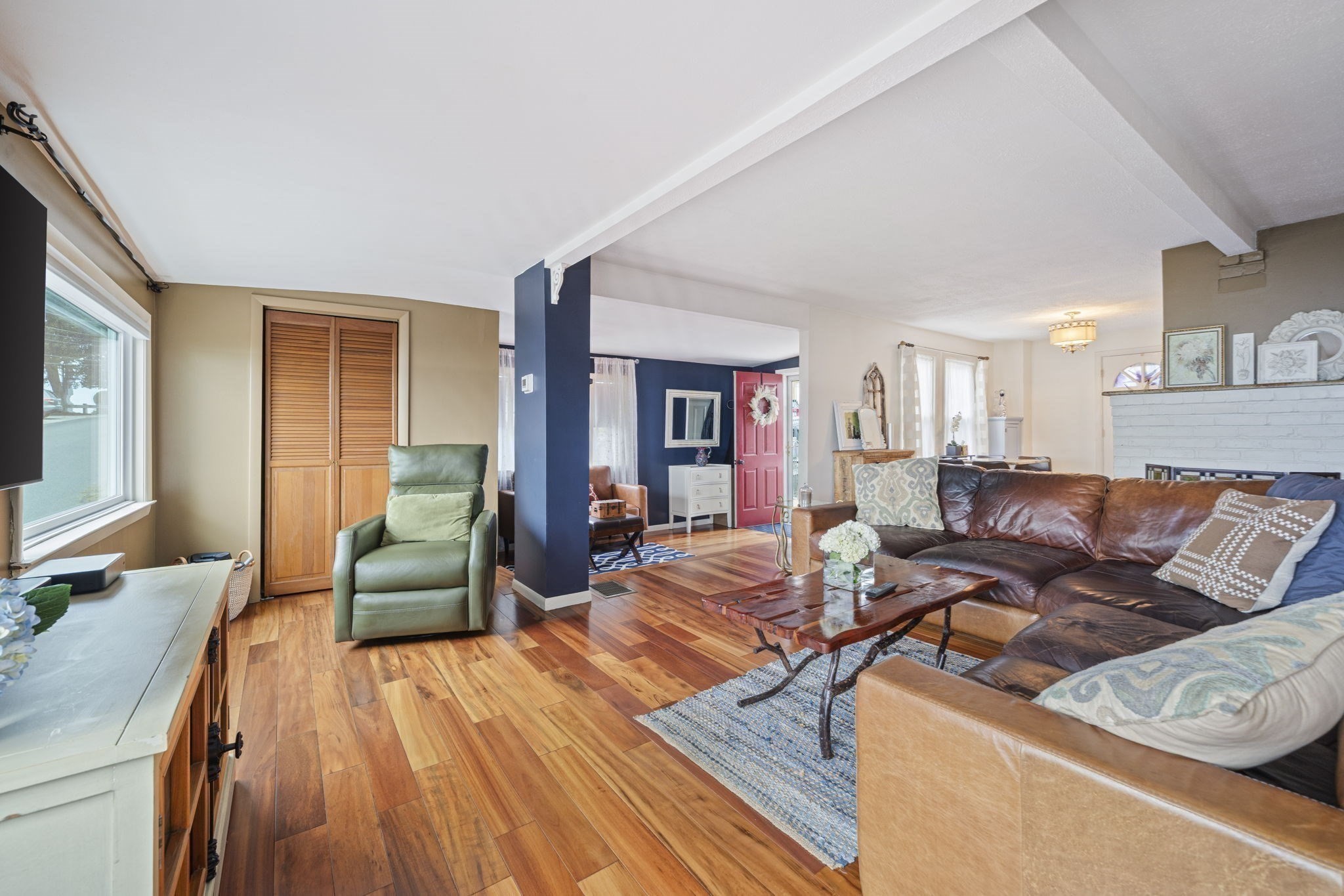 main property photo 11