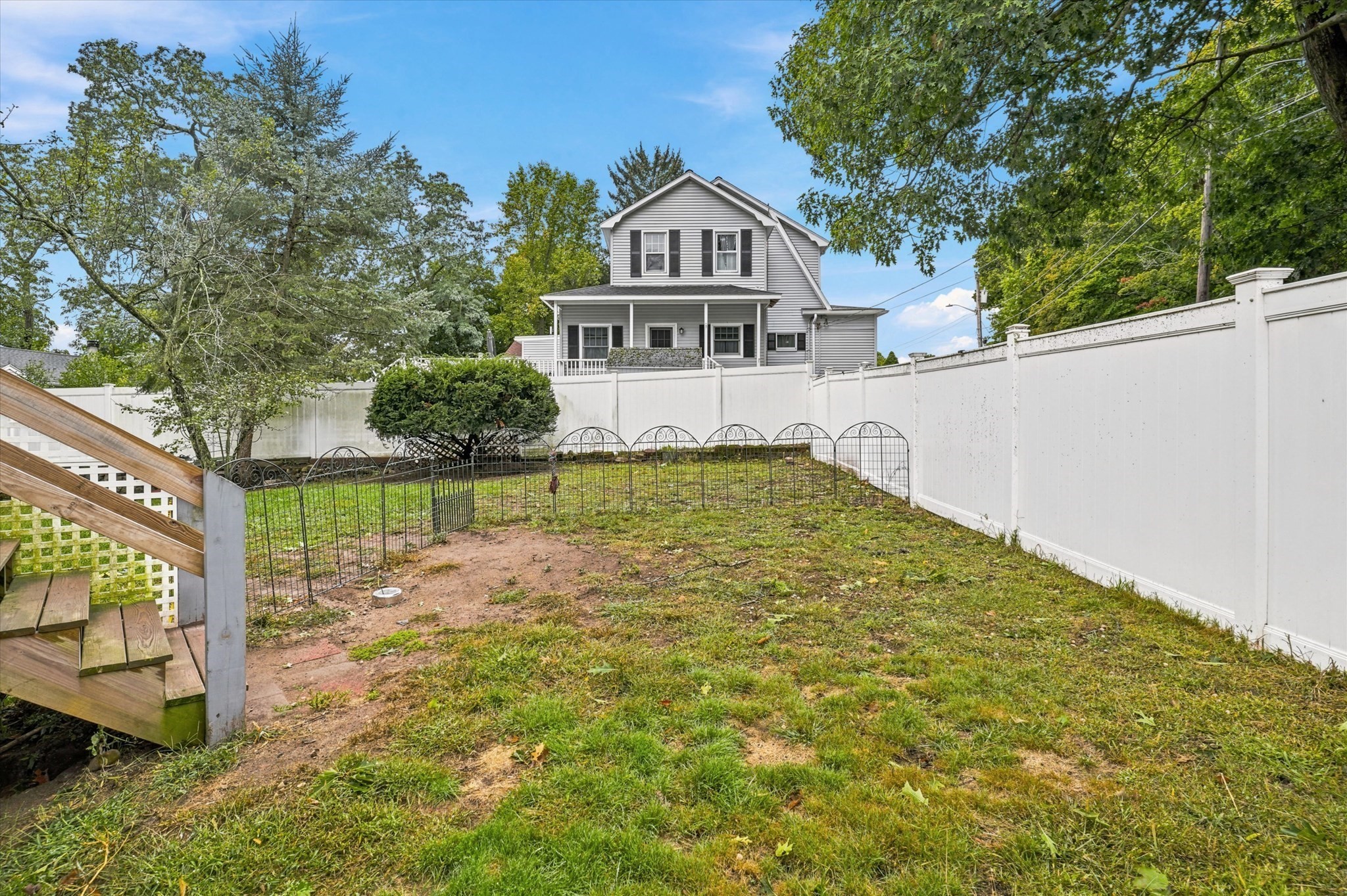 main property photo 32