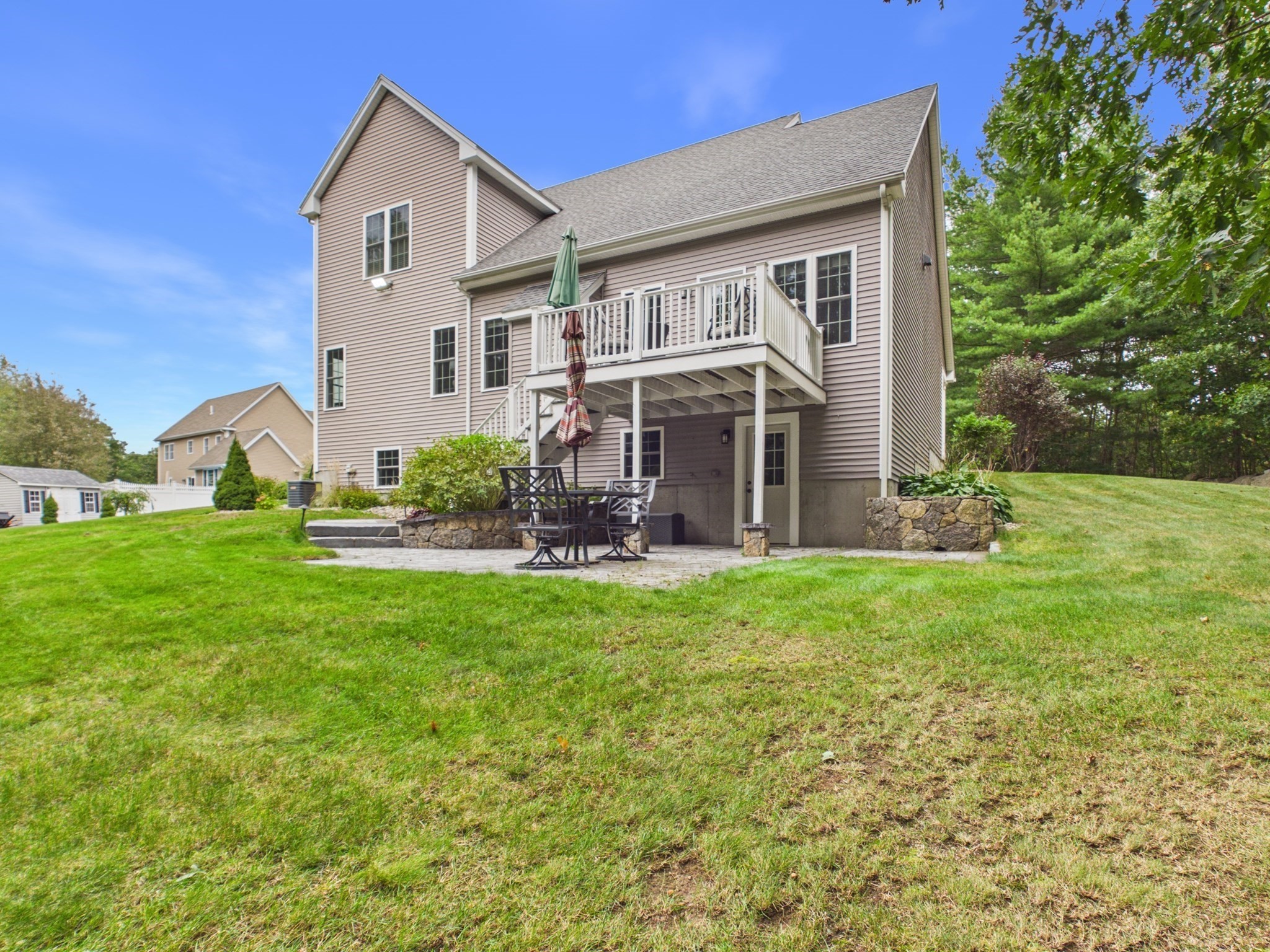 main property photo 34