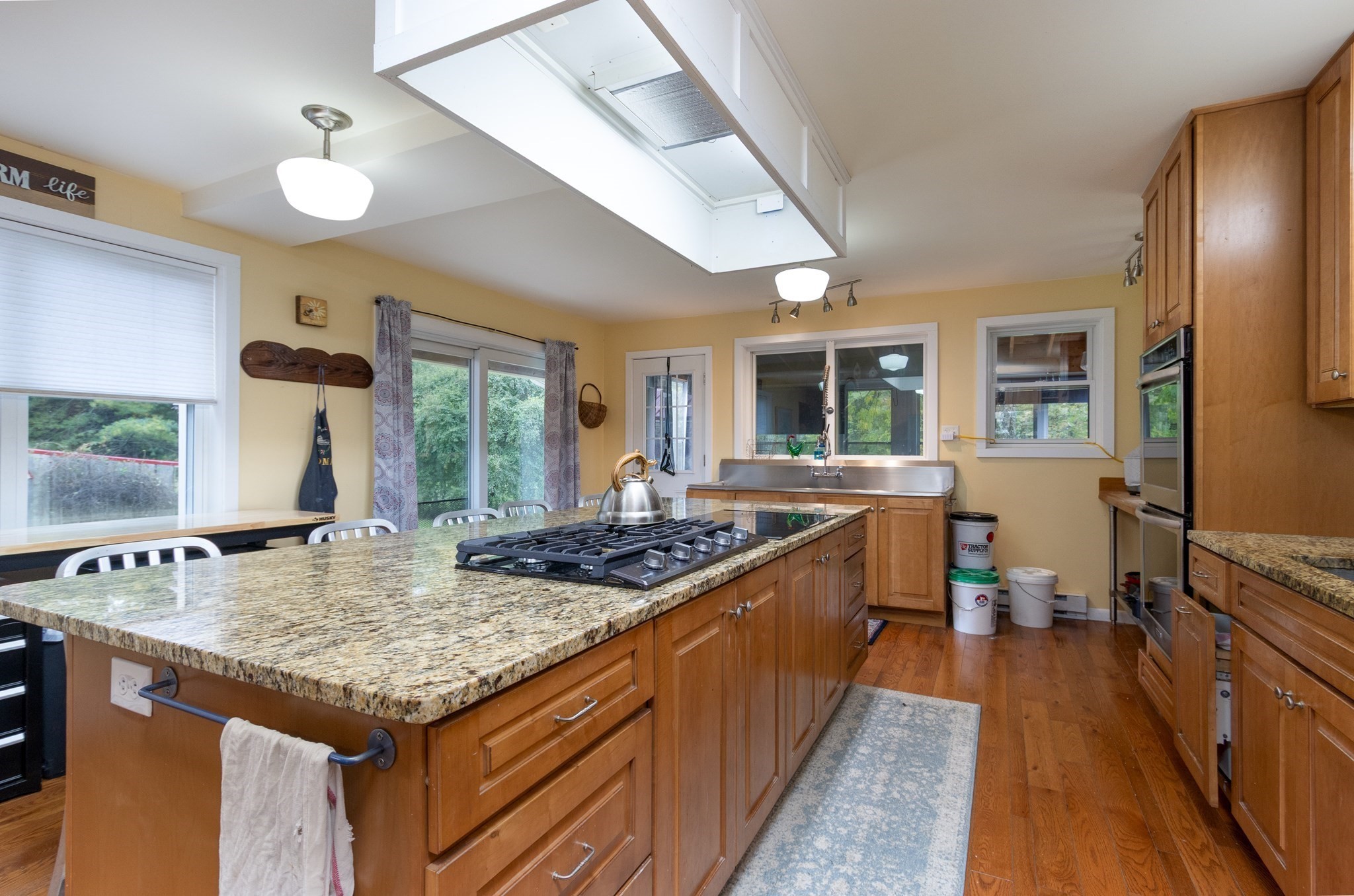 main property photo 13