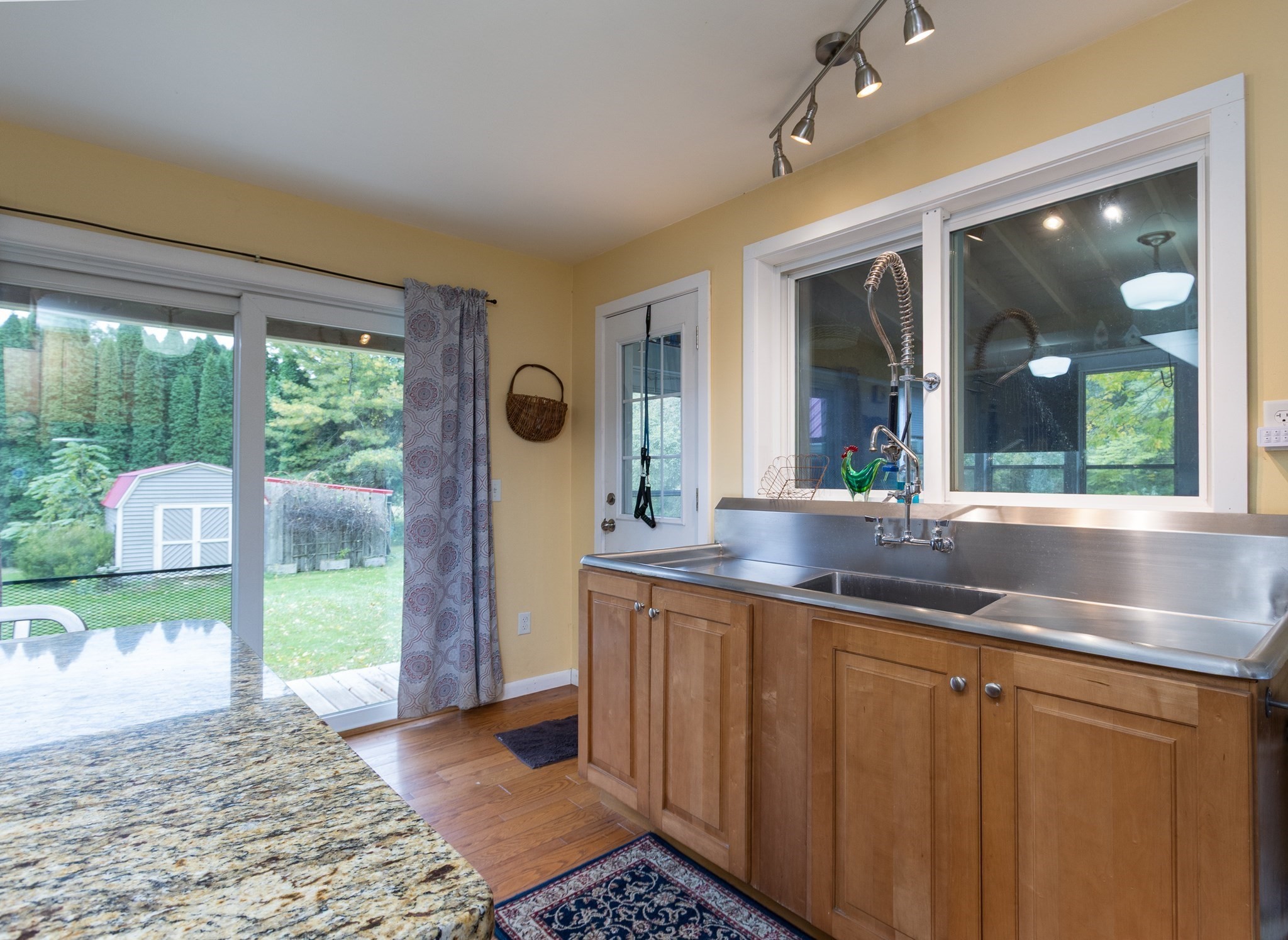 main property photo 14