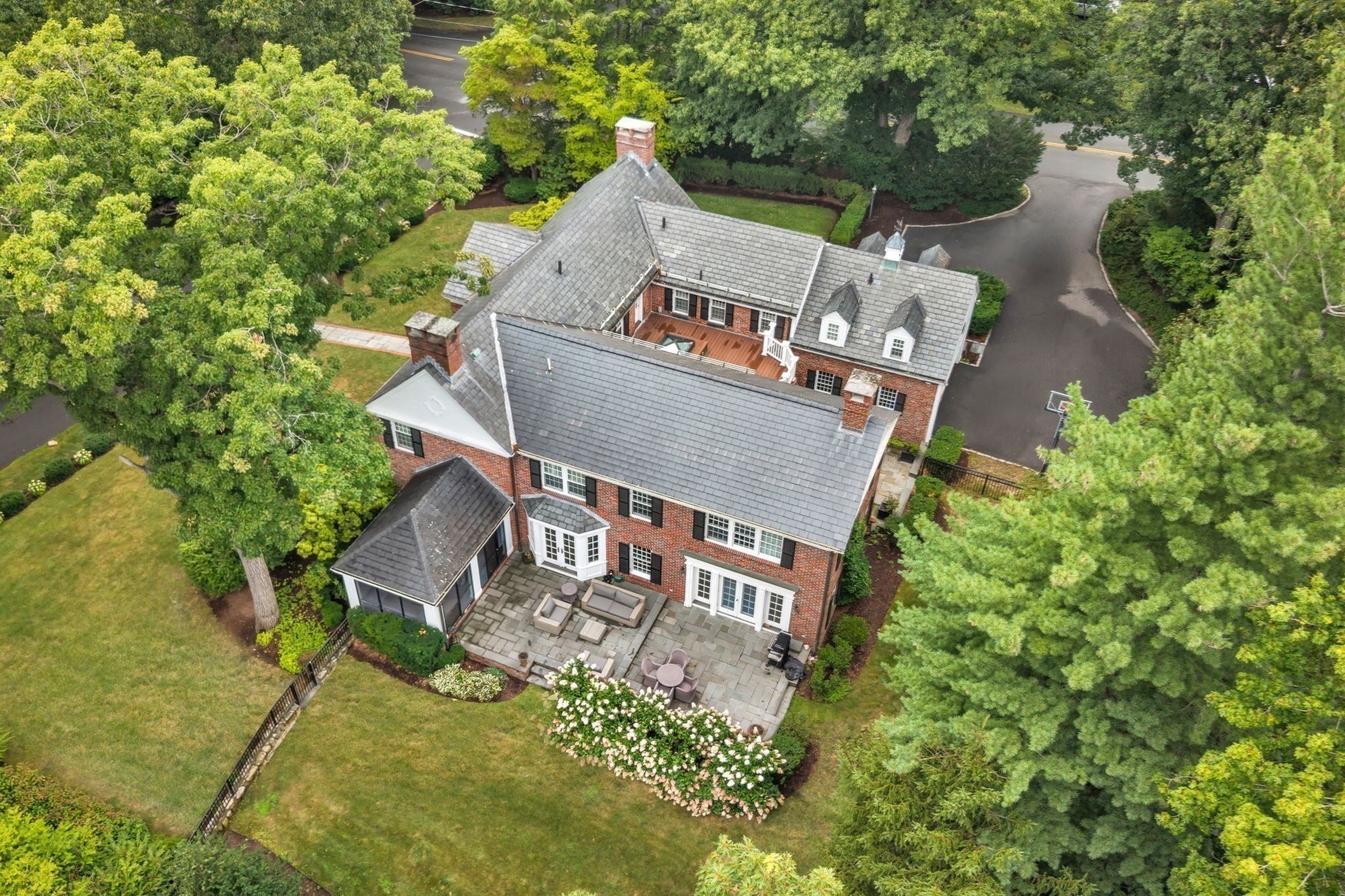 main property photo 29