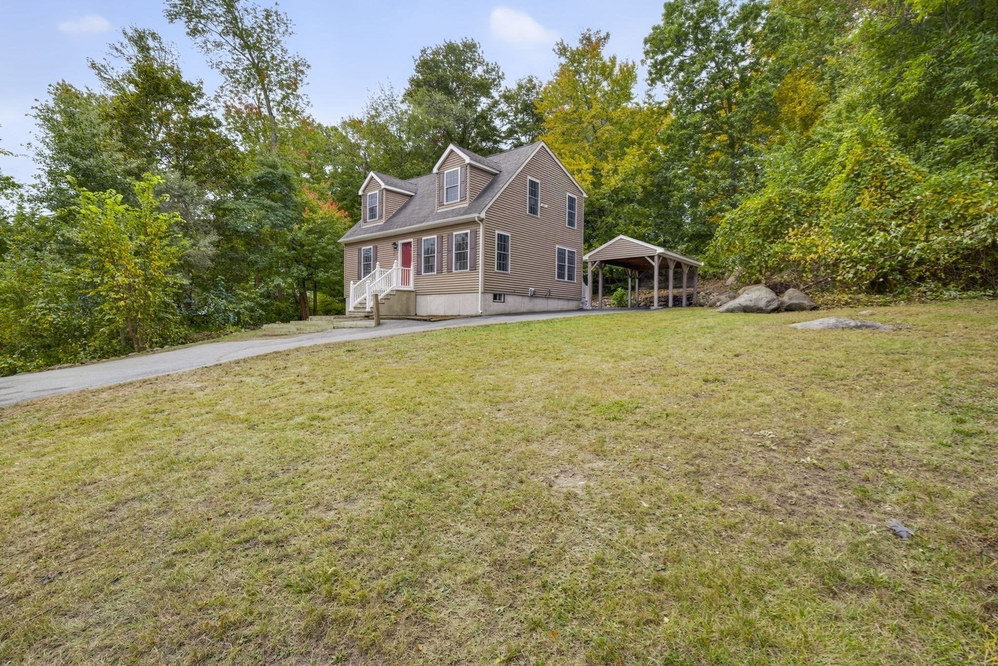 main property photo 28