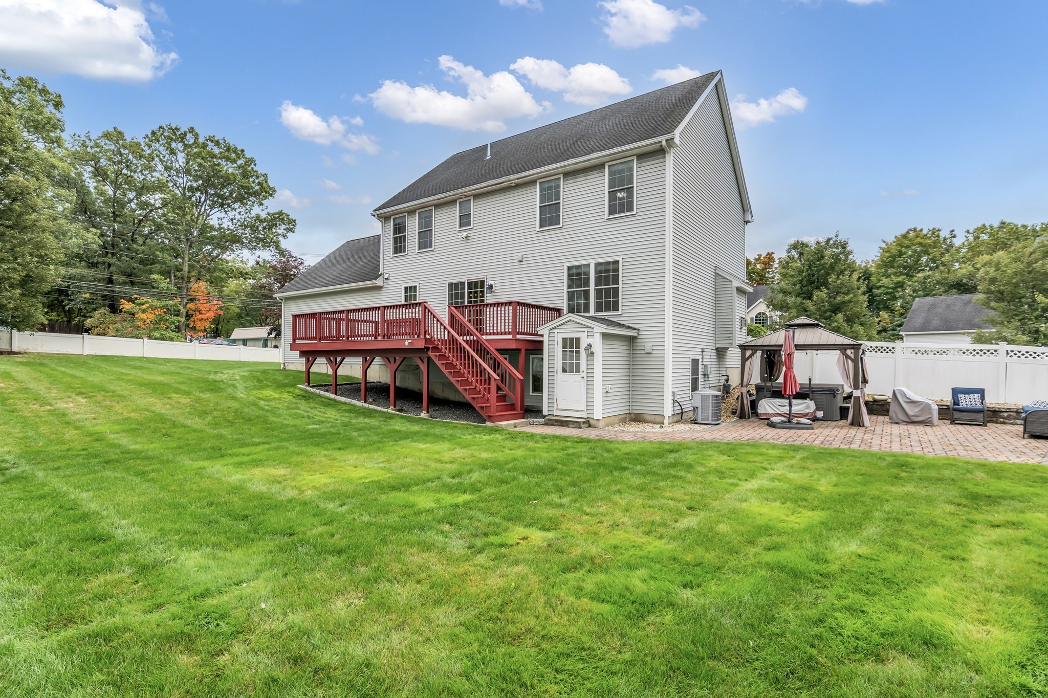 main property photo 23