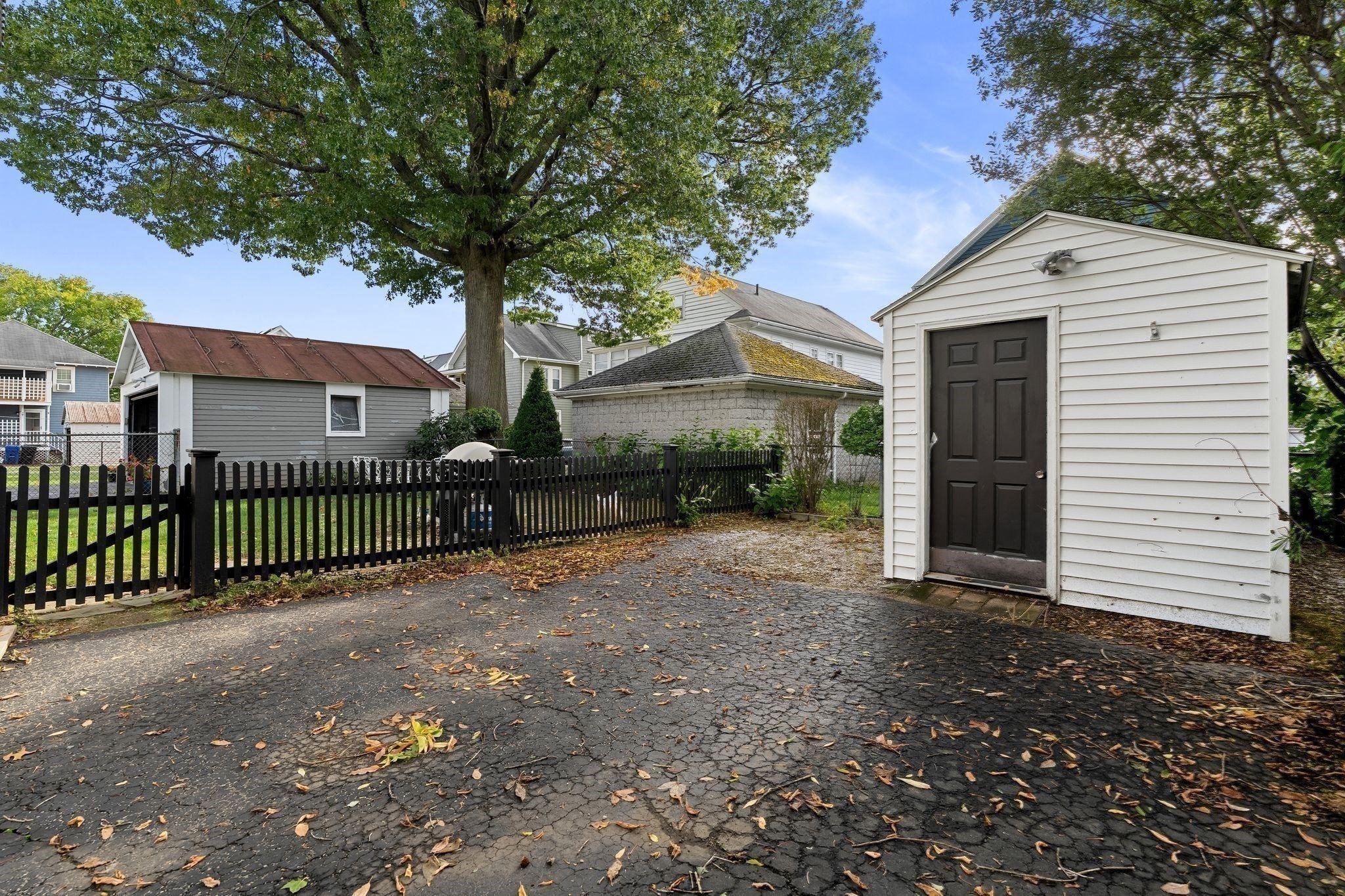 main property photo 39