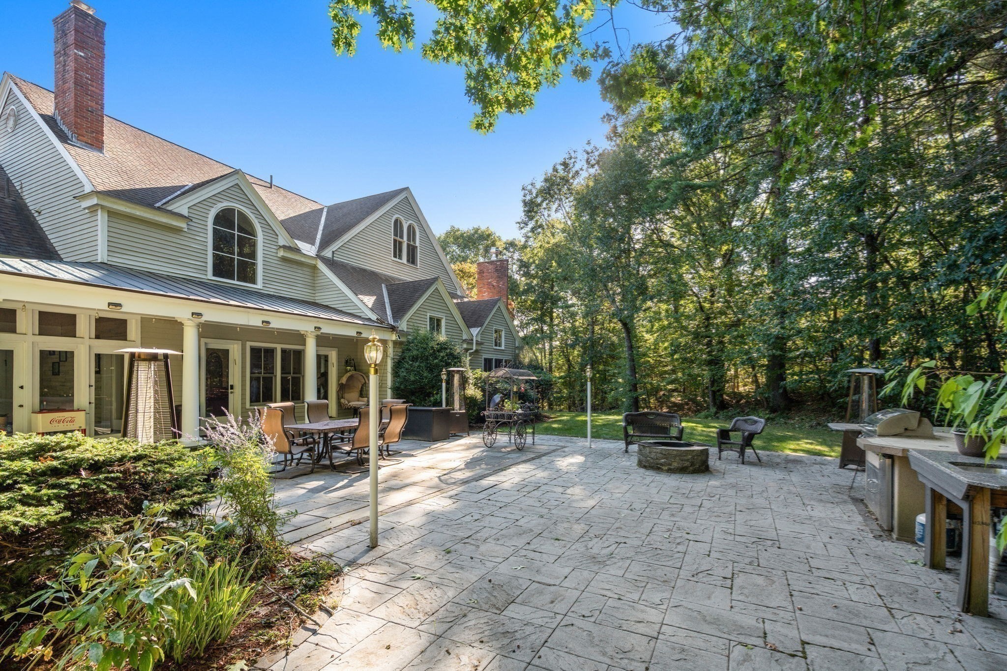 main property photo 28