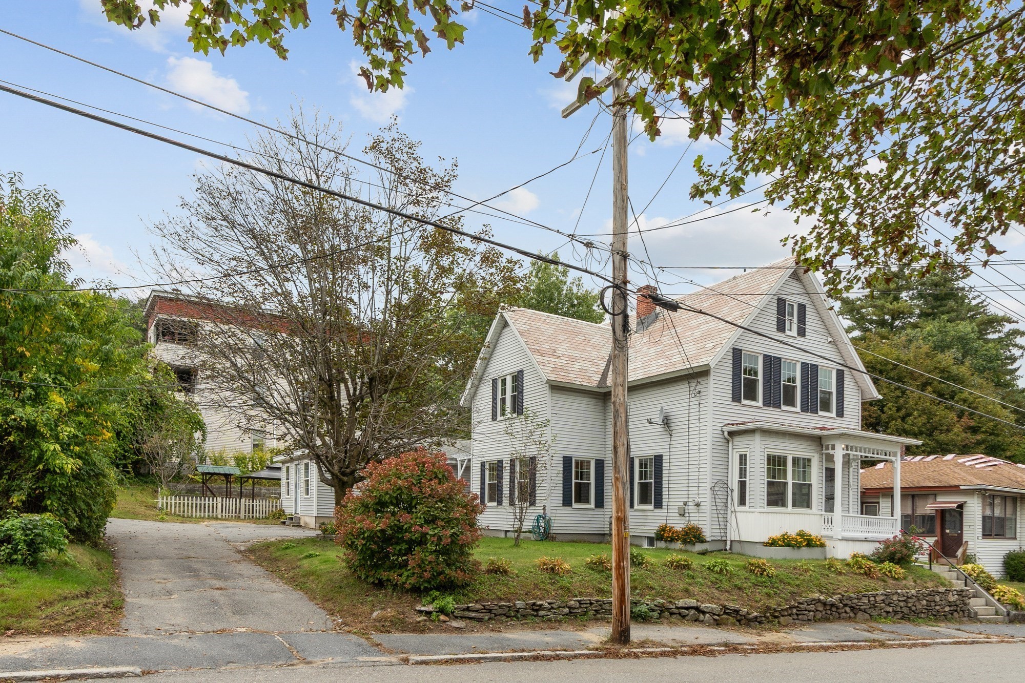 main property photo 30