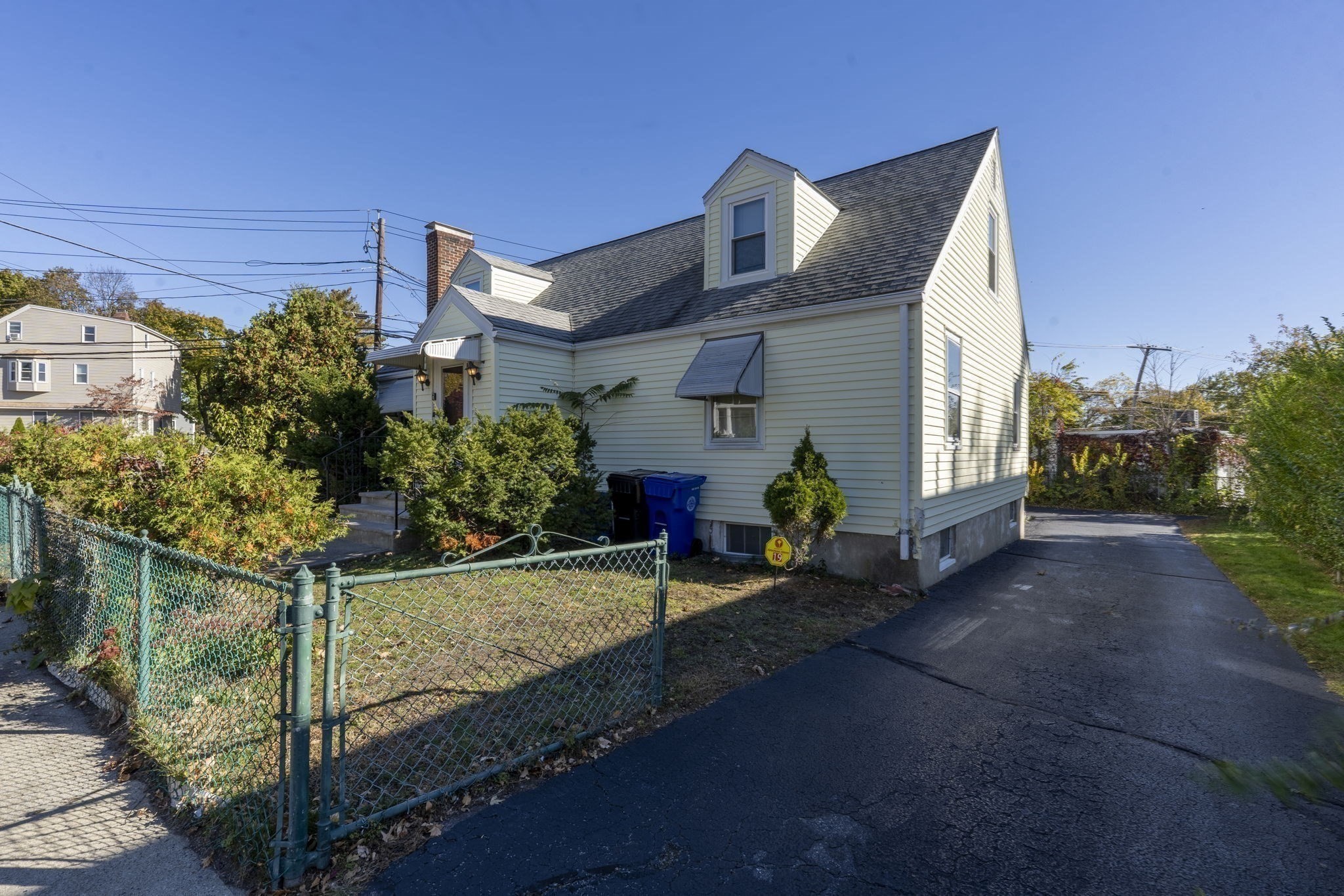 main property photo 9
