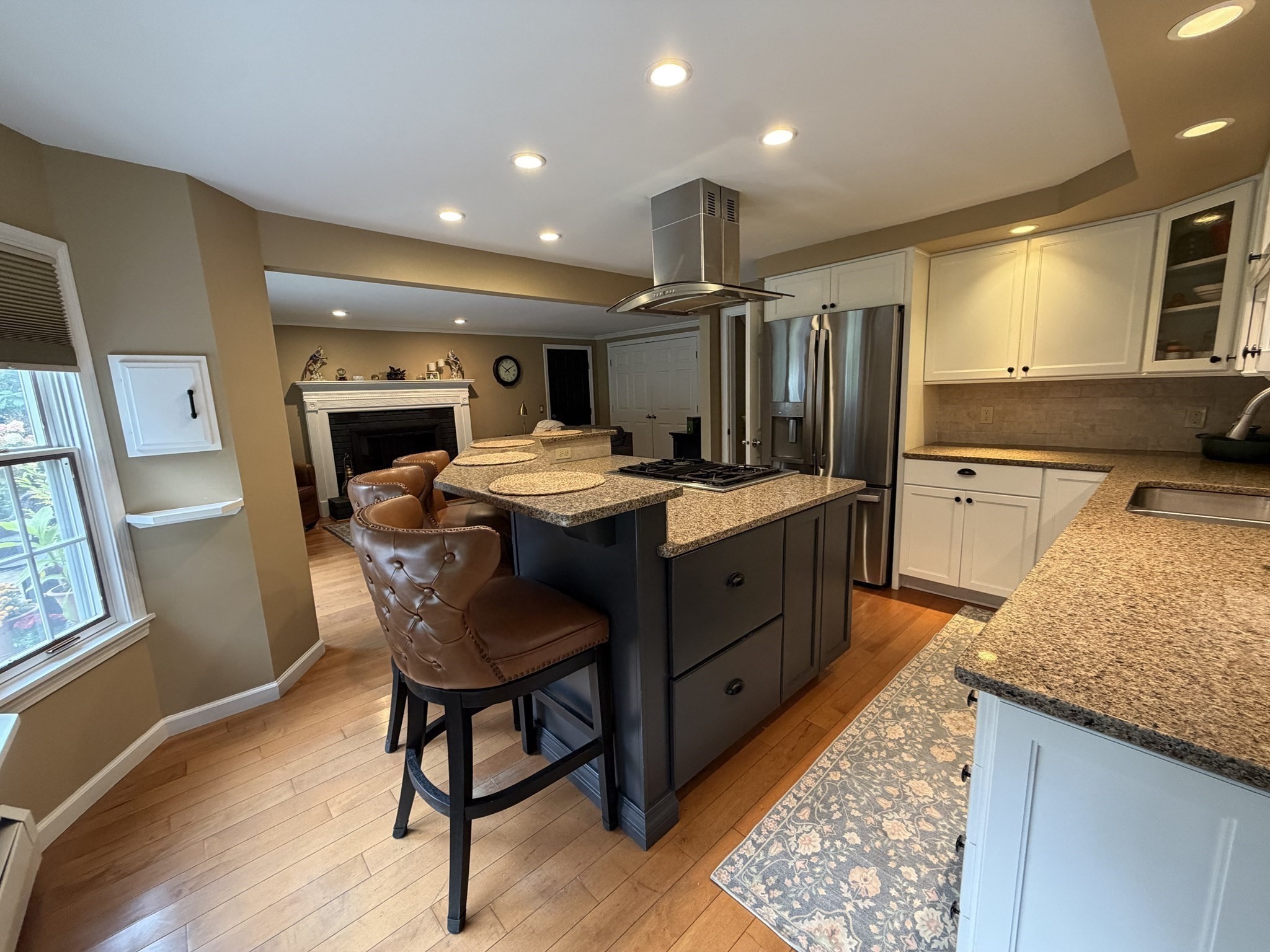 main property photo 12
