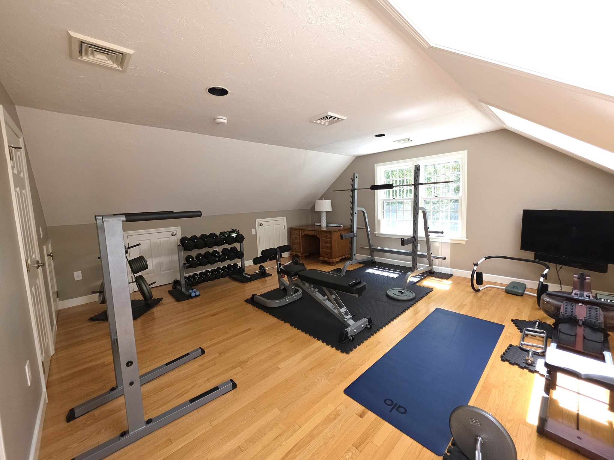 main property photo 35