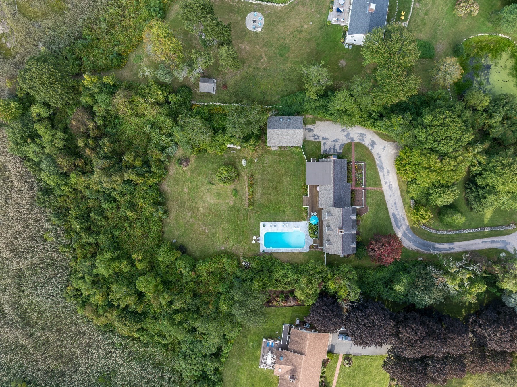 main property photo 35