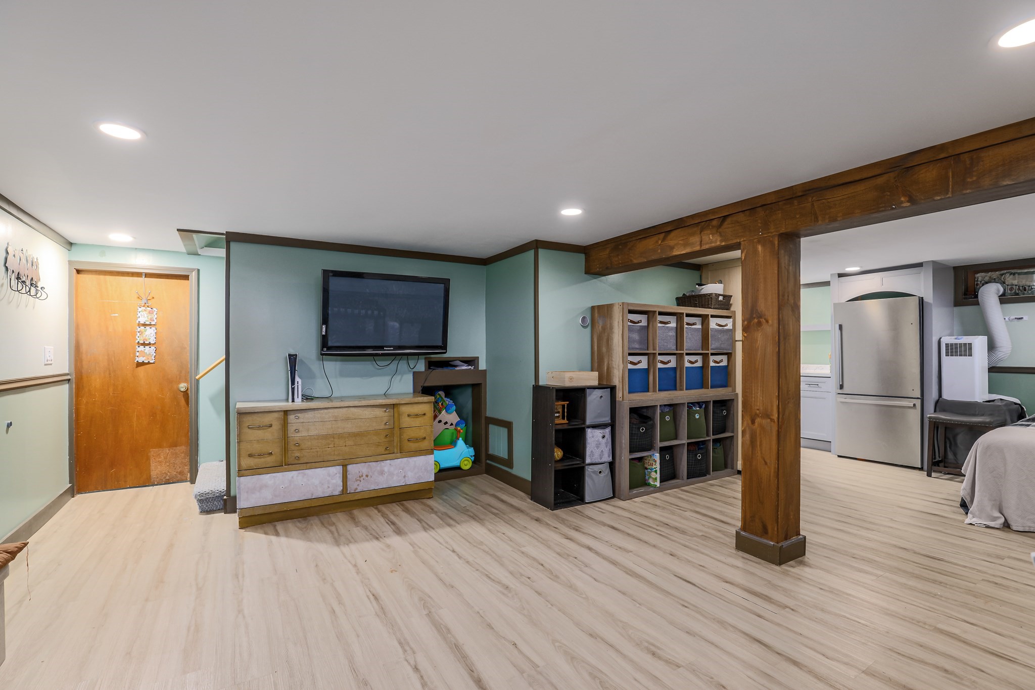 main property photo 32