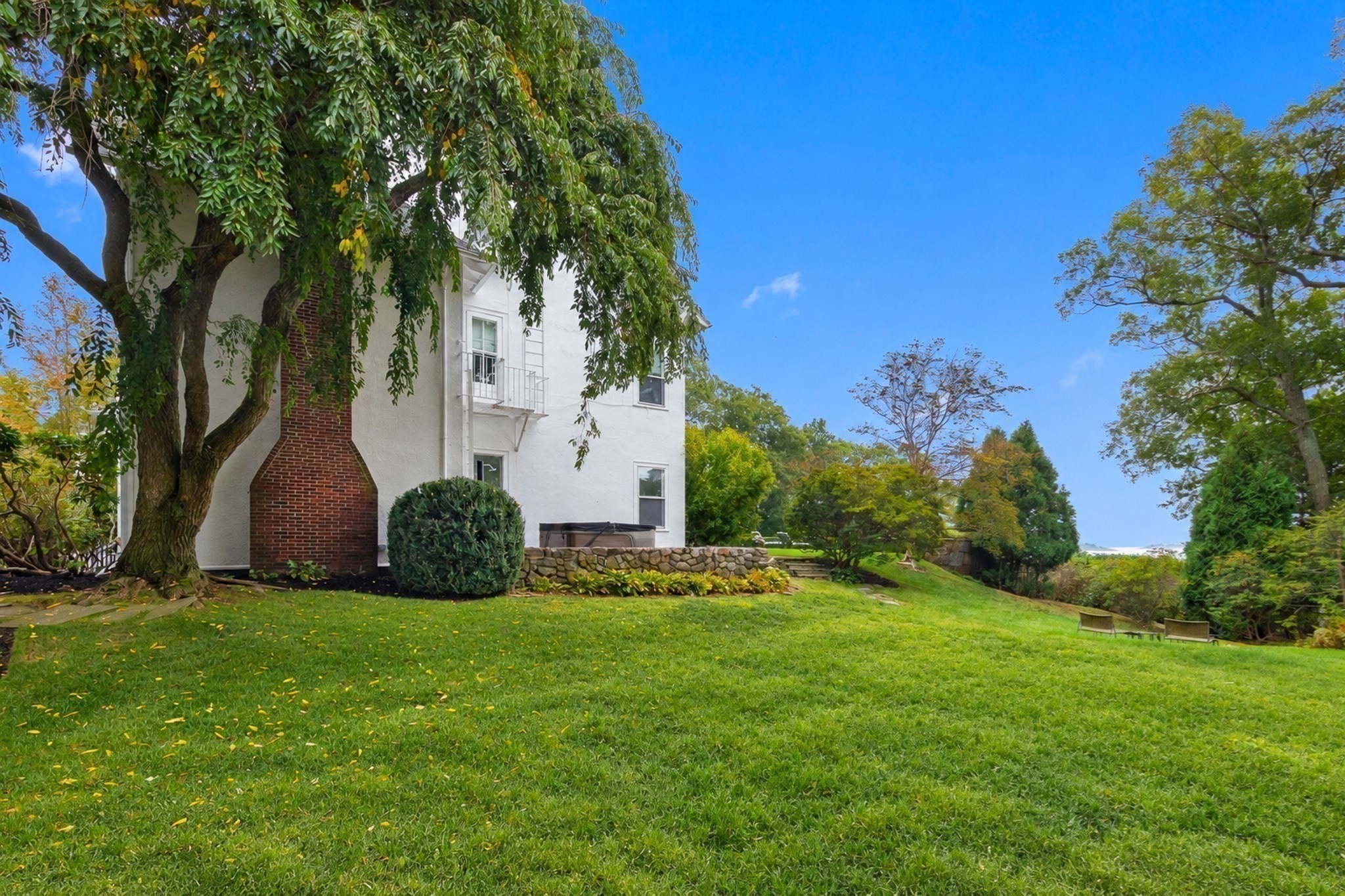 main property photo 28
