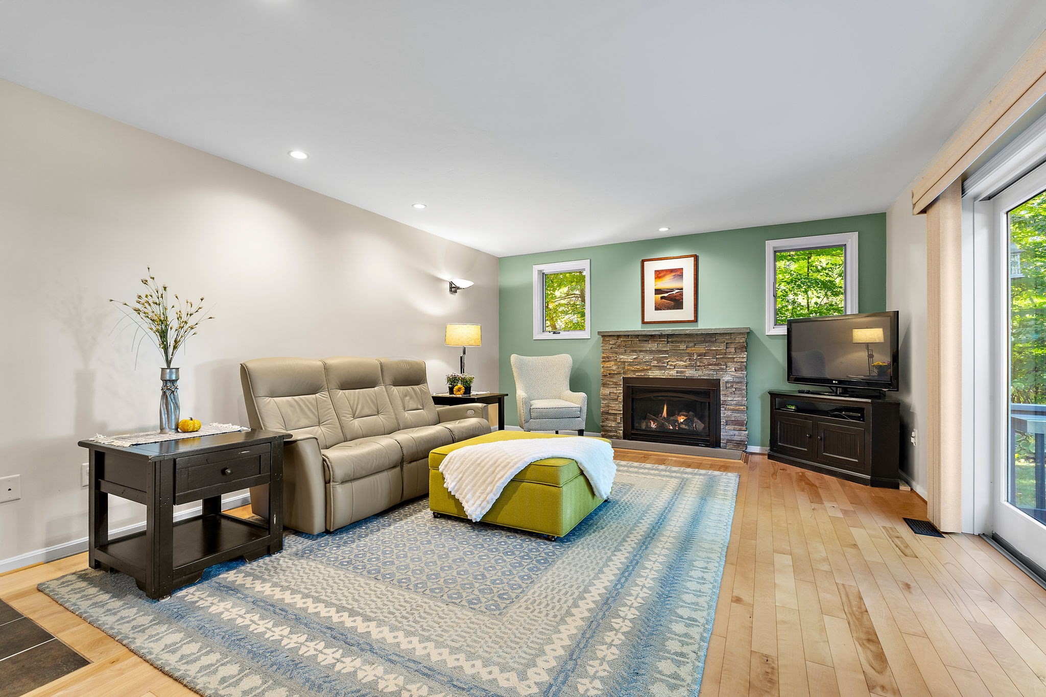 main property photo 12
