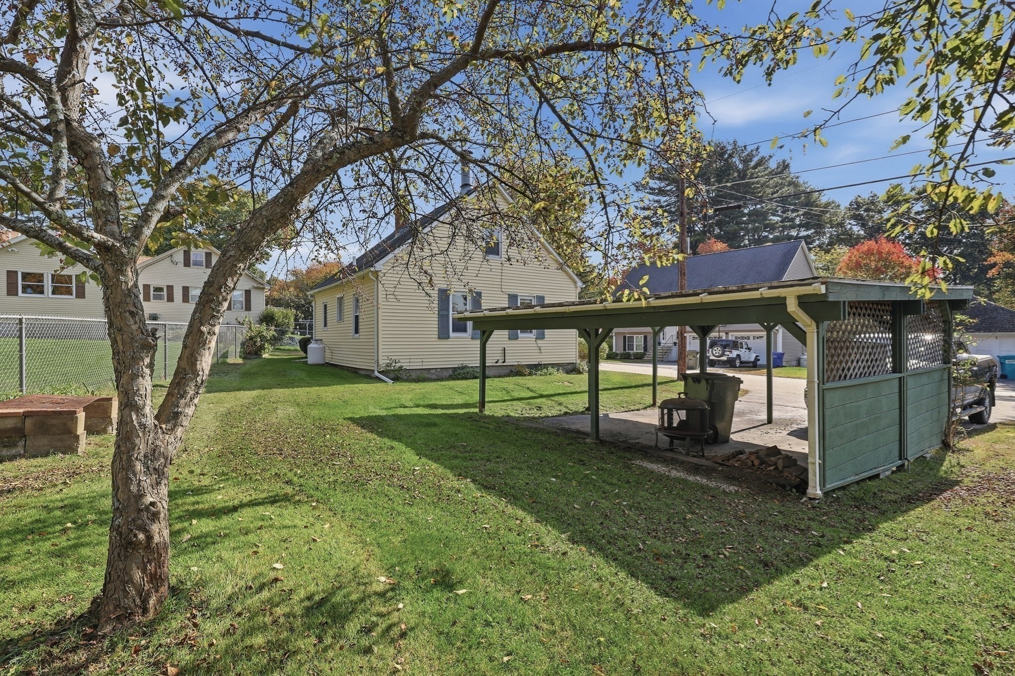 main property photo 30