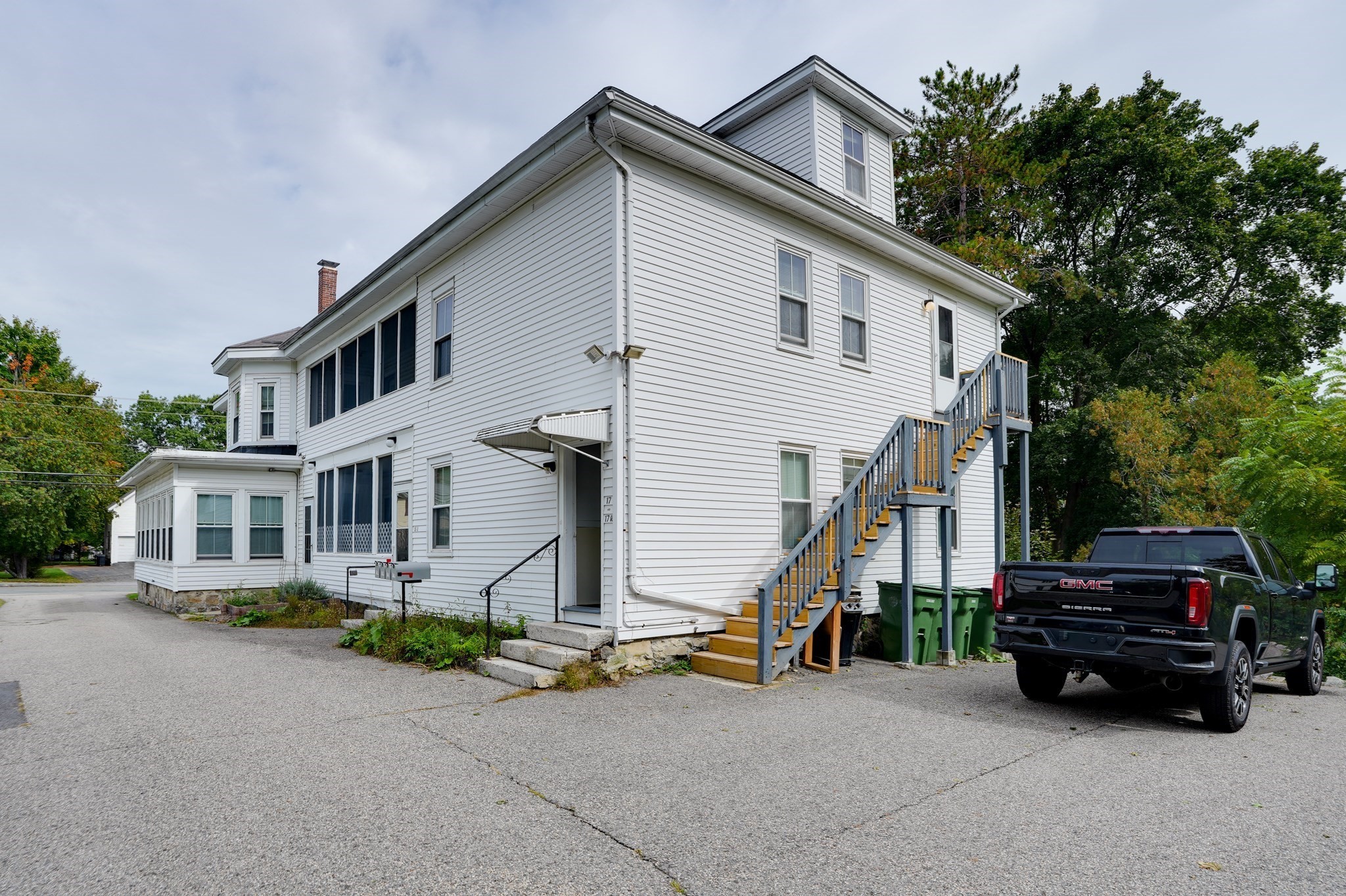 main property photo 11