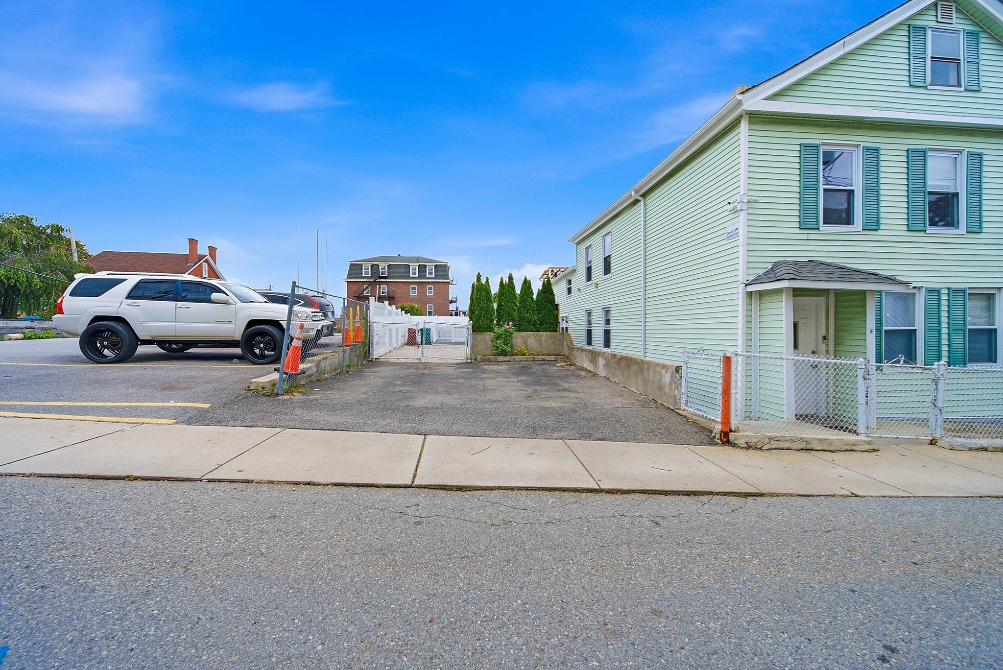 main property photo 40