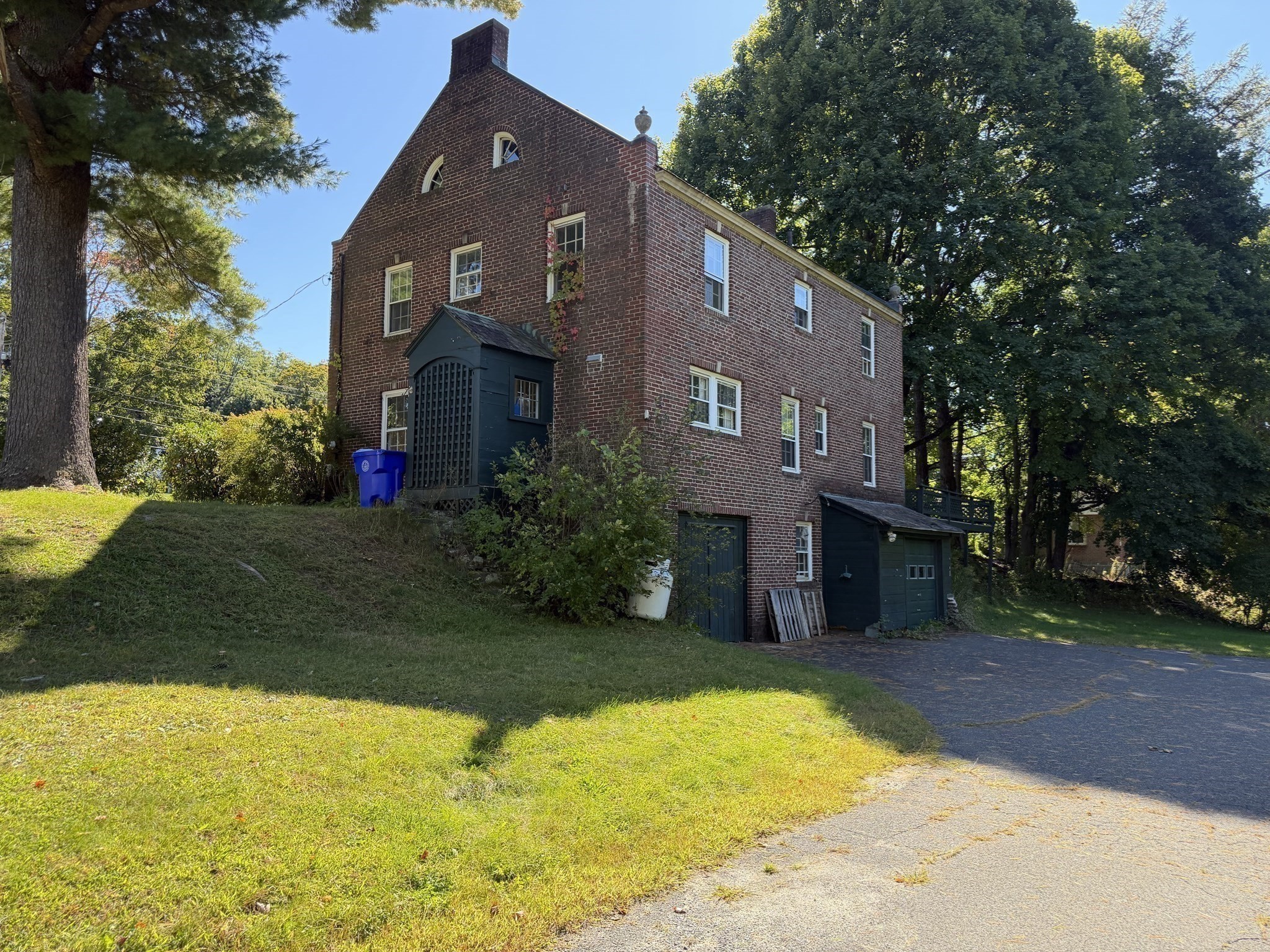 main property photo 4