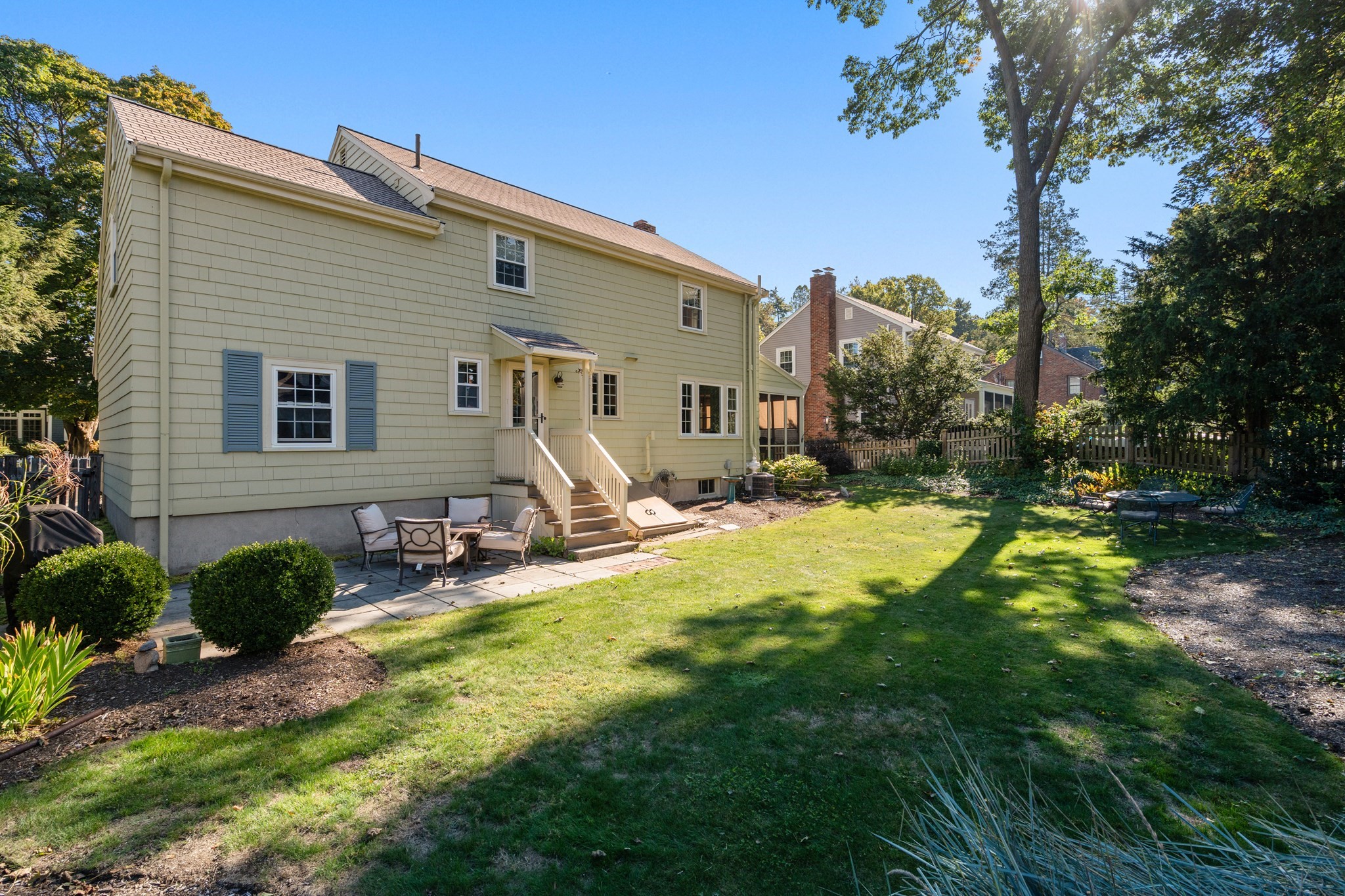 main property photo 16