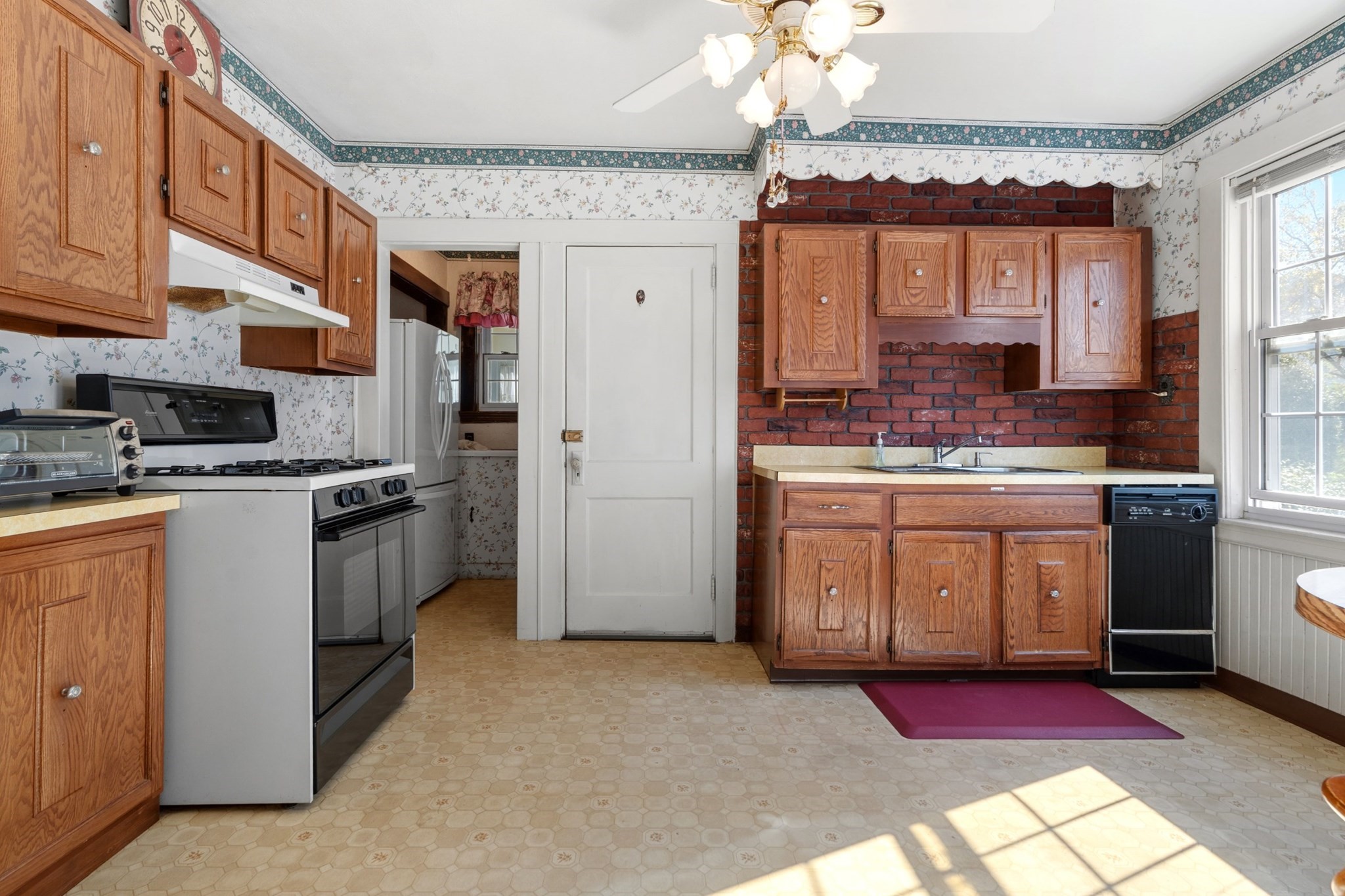 main property photo 7