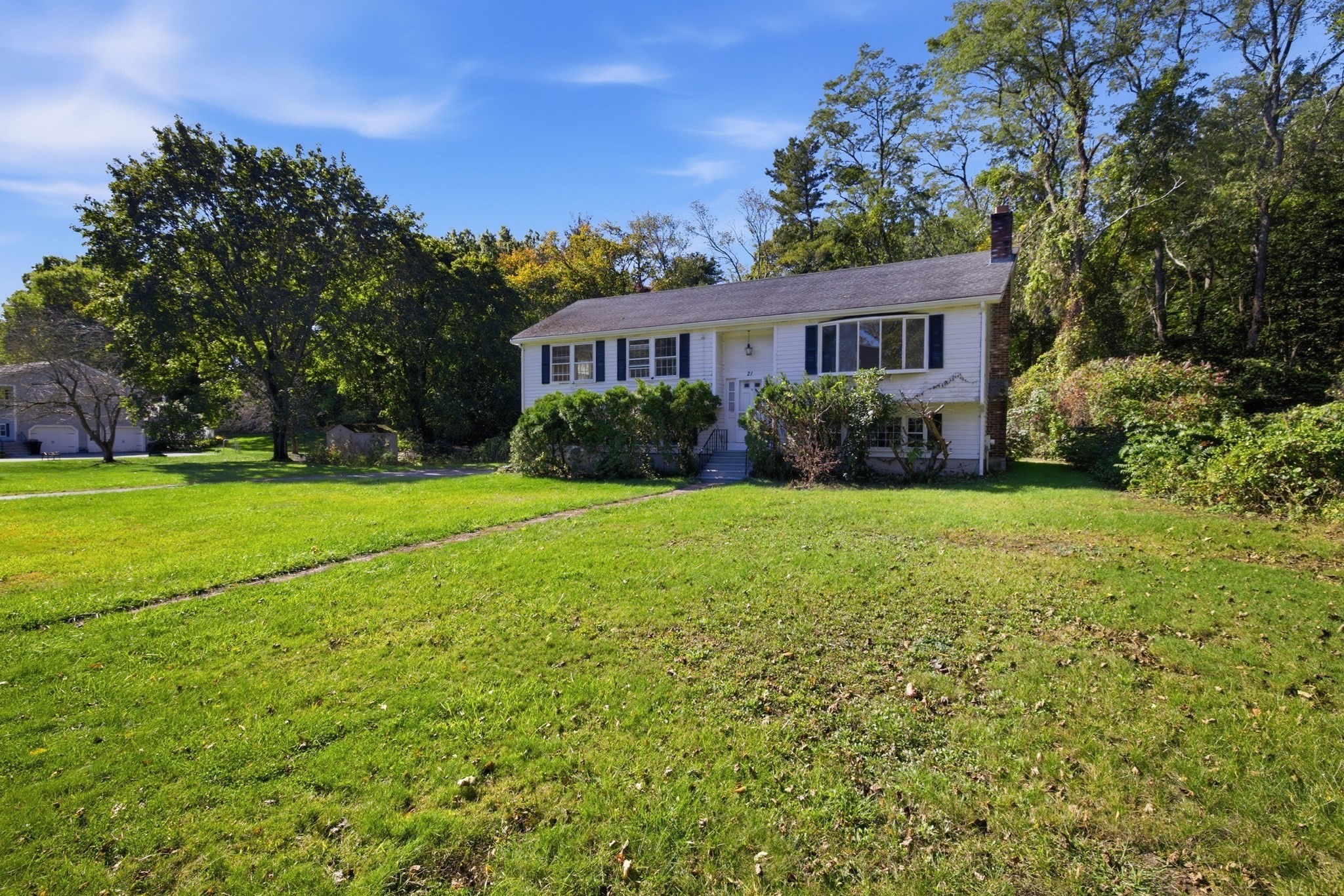 main property photo 25