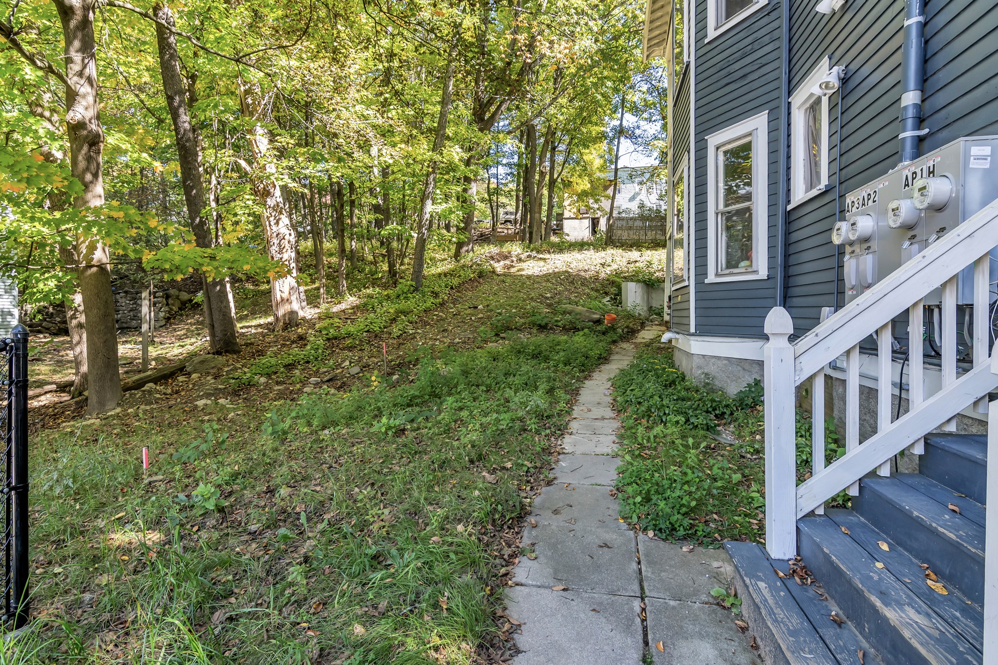 main property photo 31