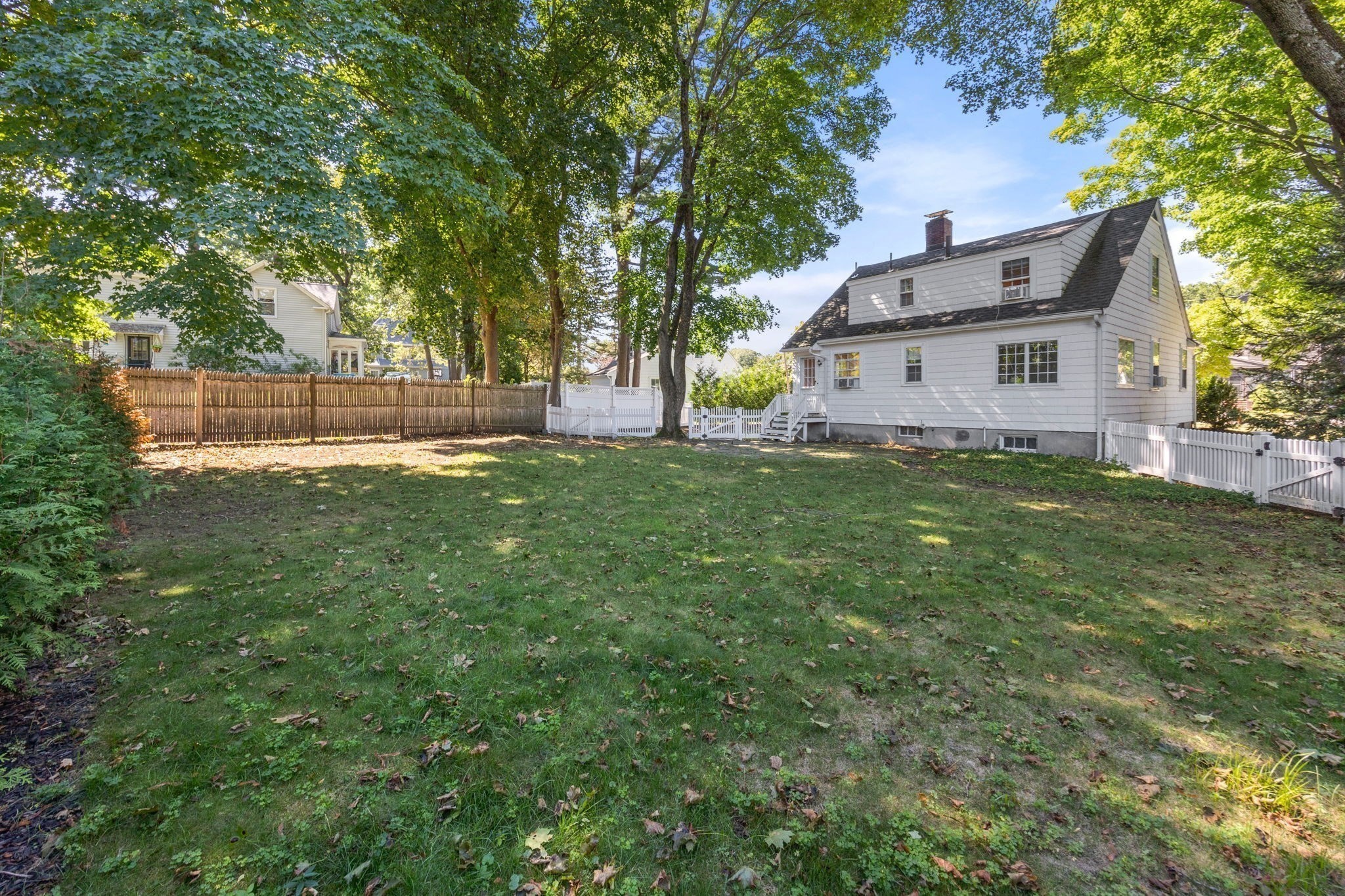 main property photo 14