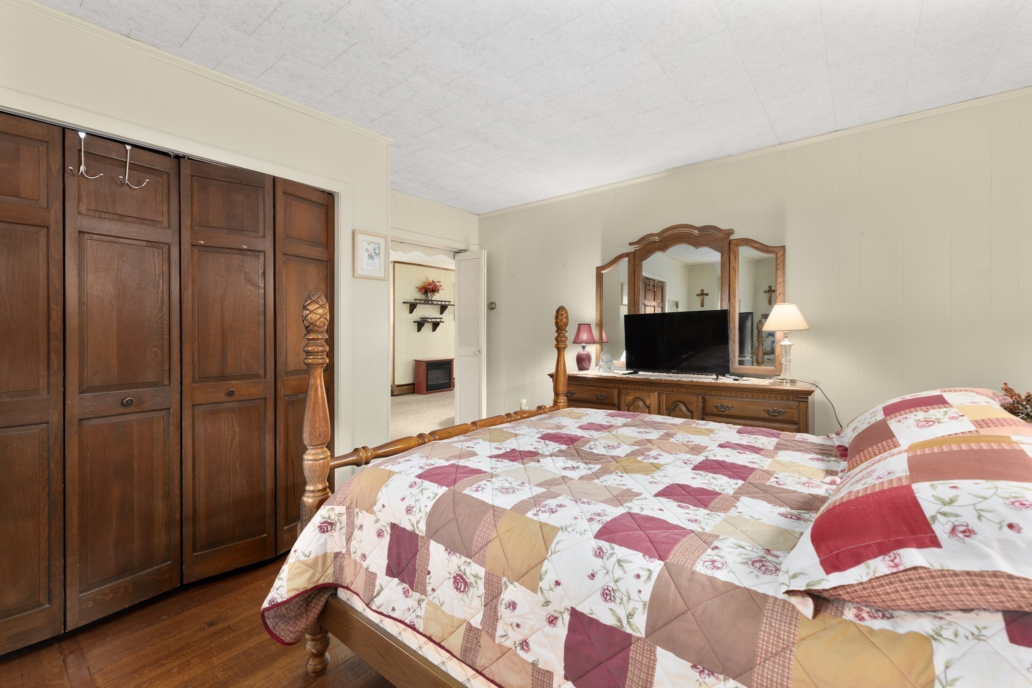 main property photo 6