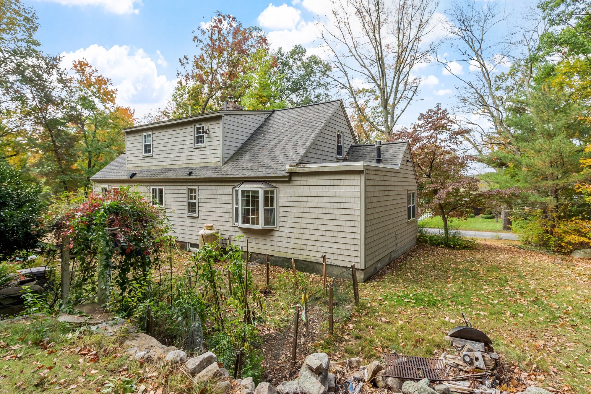 main property photo 23
